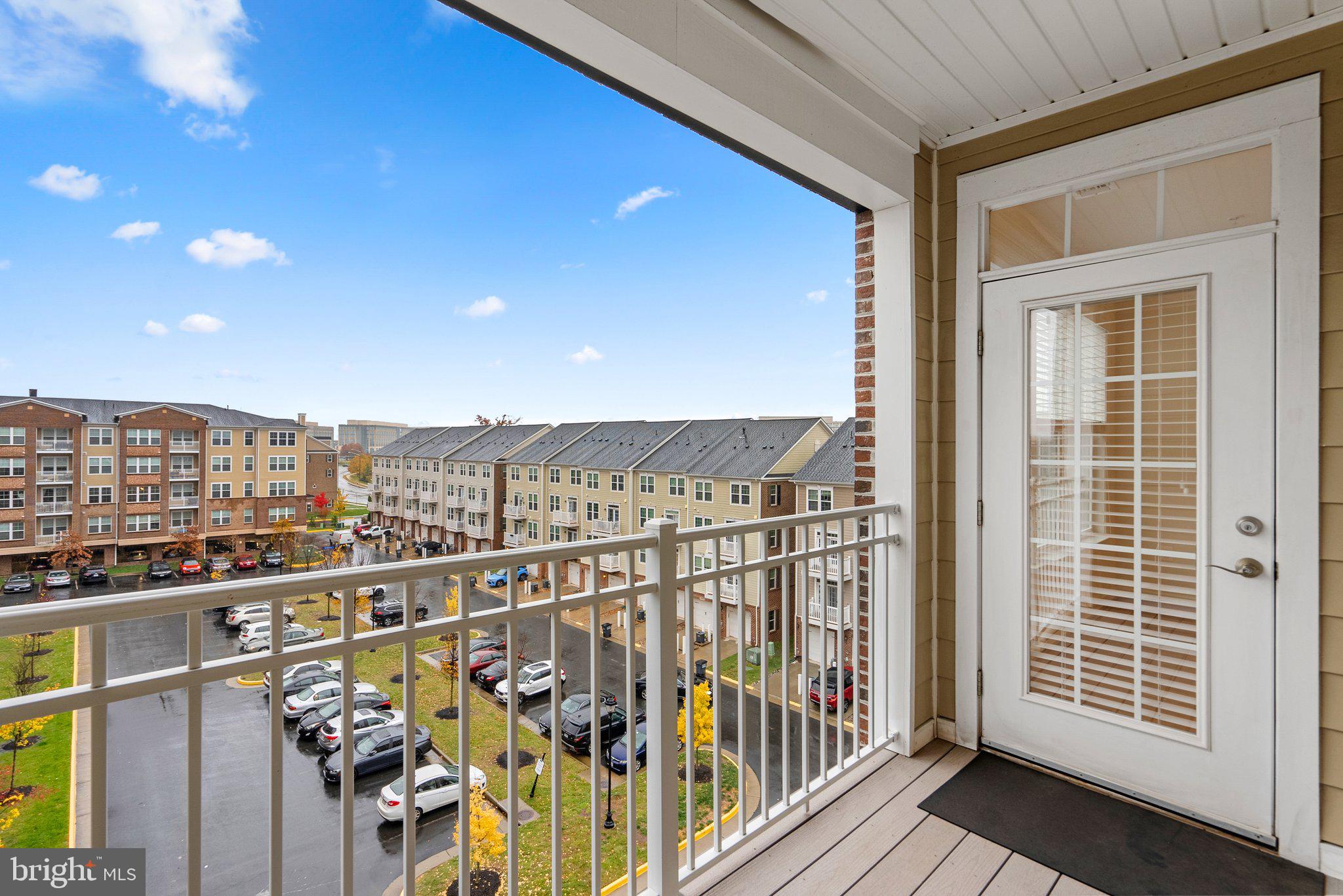 DISCOVERY SQUARE - Residential Lease