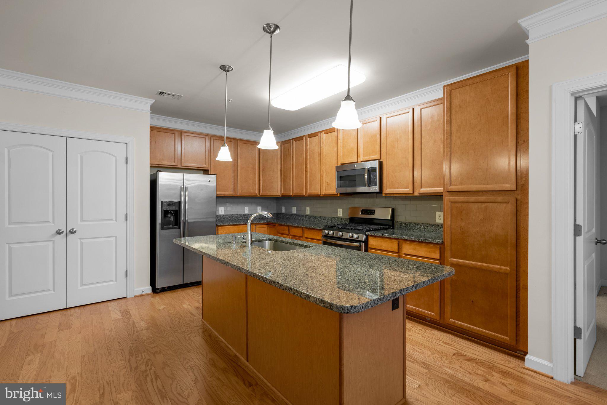 DISCOVERY SQUARE - Residential Lease