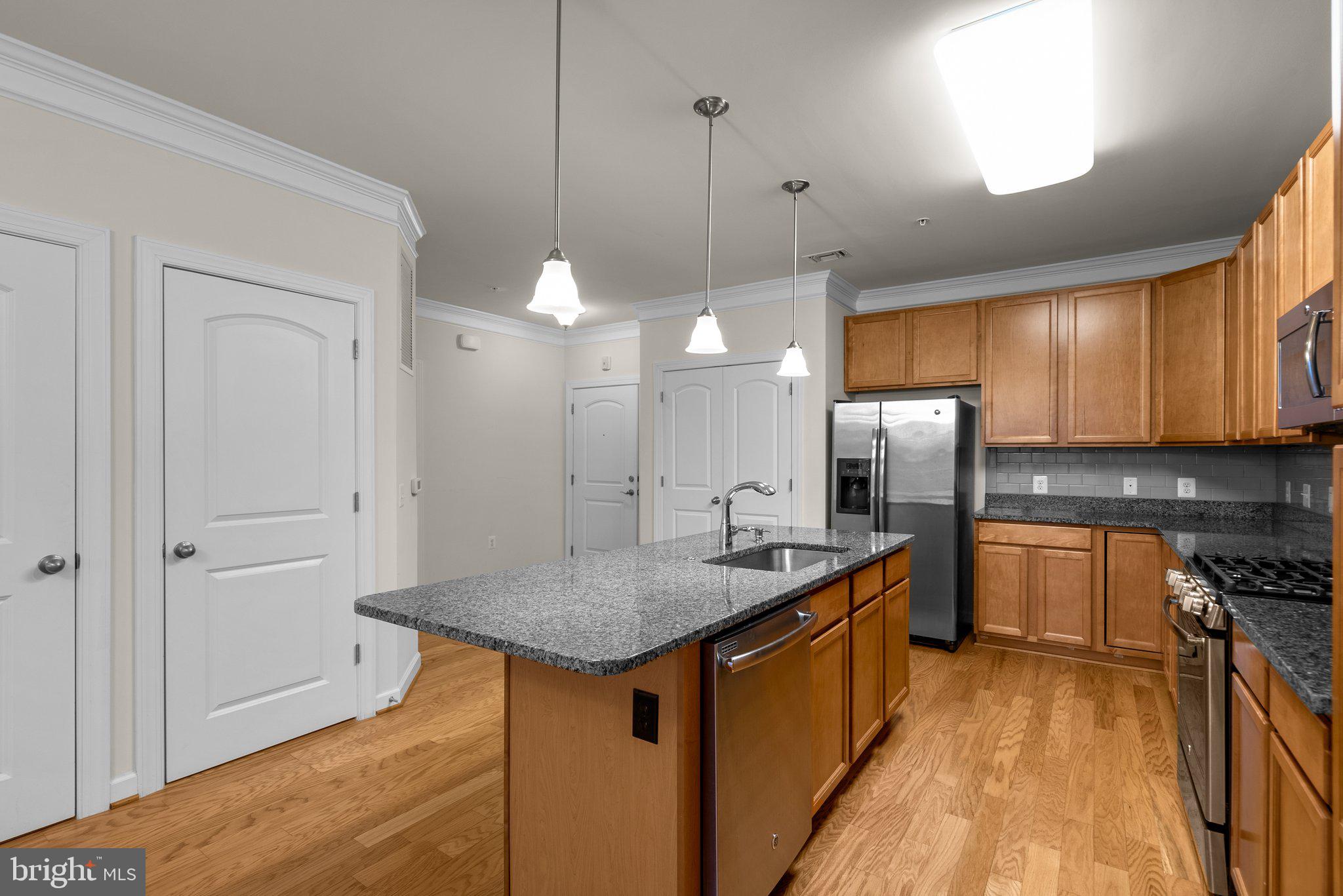 DISCOVERY SQUARE - Residential Lease