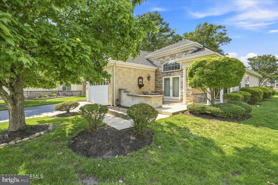 6 MINOT LIGHT COURT