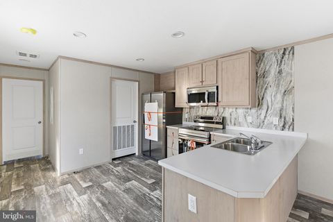 Photo of 2 Lace Bark Ln, JACKSON, NJ 08527 (MLS # NJOC2038852)