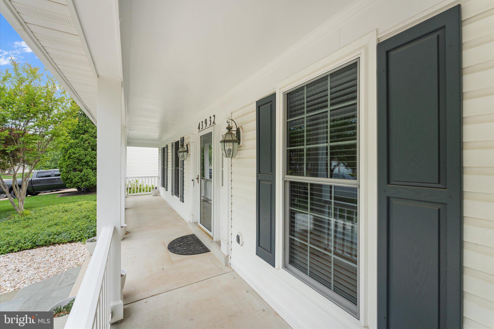 ASHBURN VILLAGE - Residential