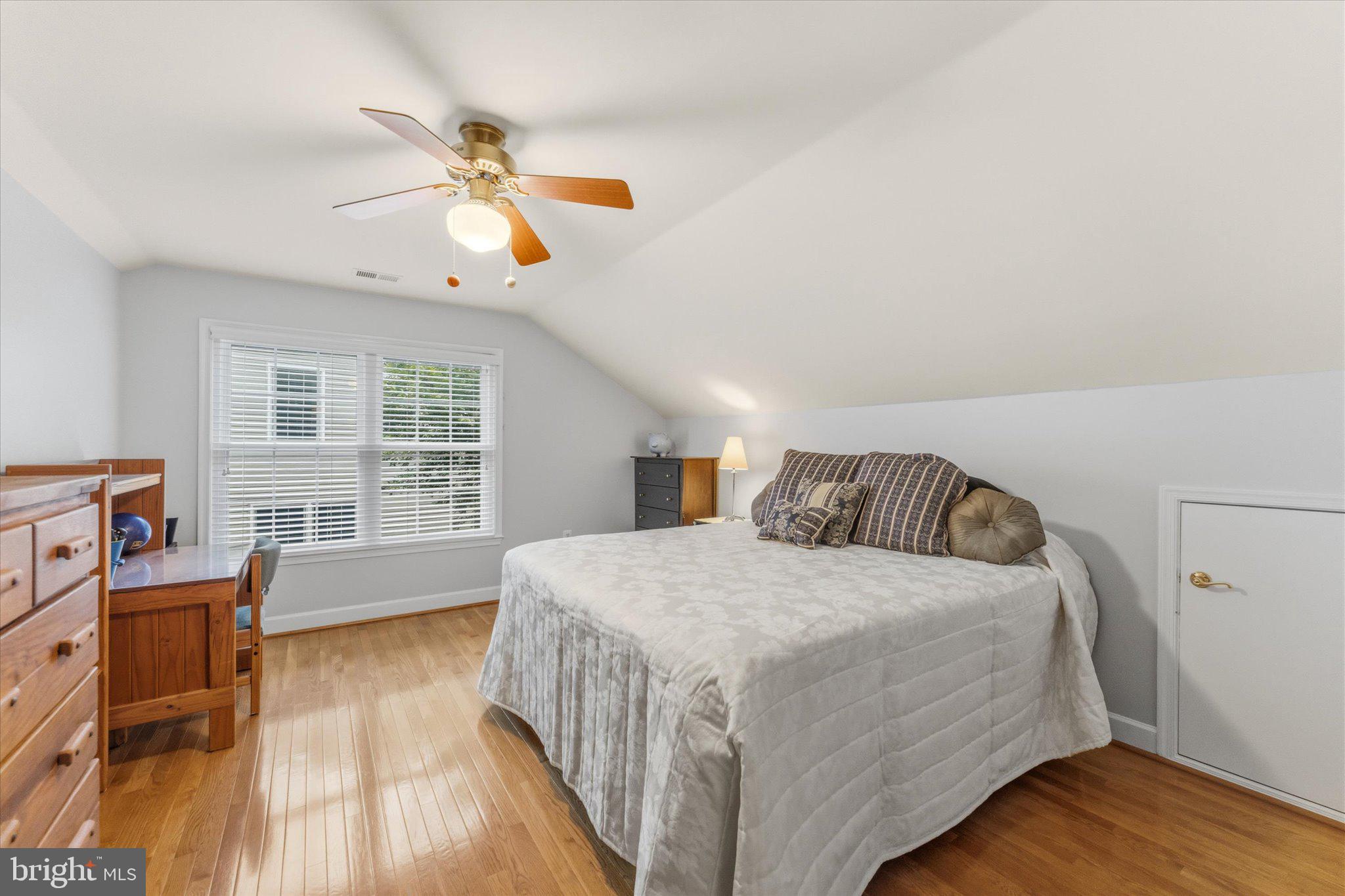 ASHBURN VILLAGE - Residential