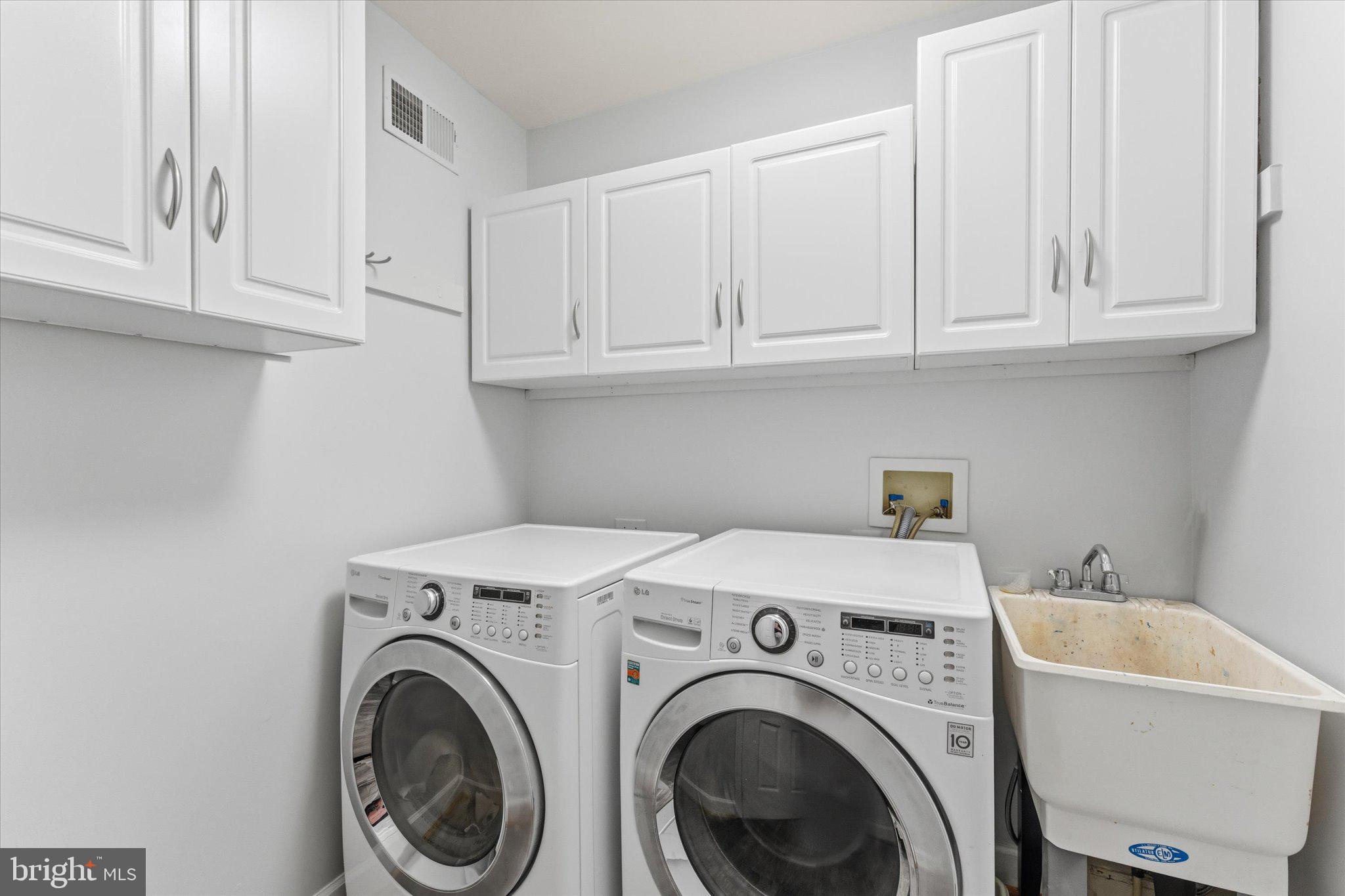 ASHBURN VILLAGE - Residential