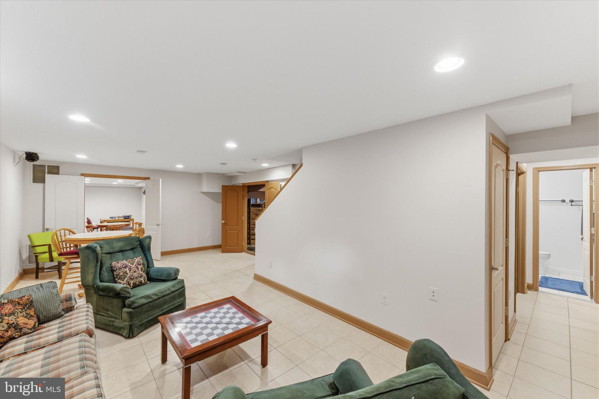 ASHBURN VILLAGE - Residential