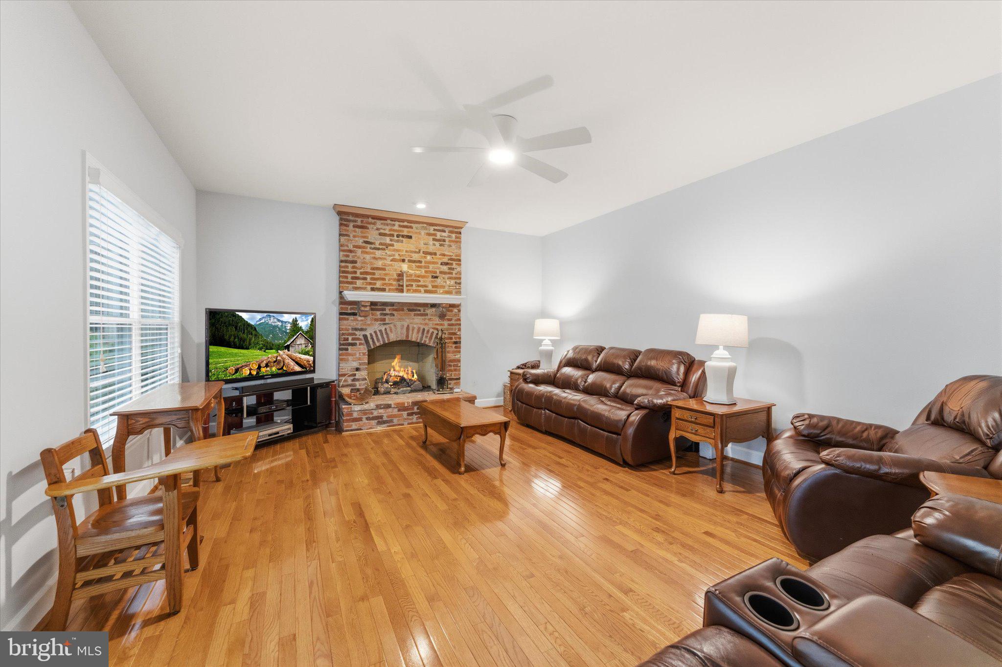 ASHBURN VILLAGE - Residential