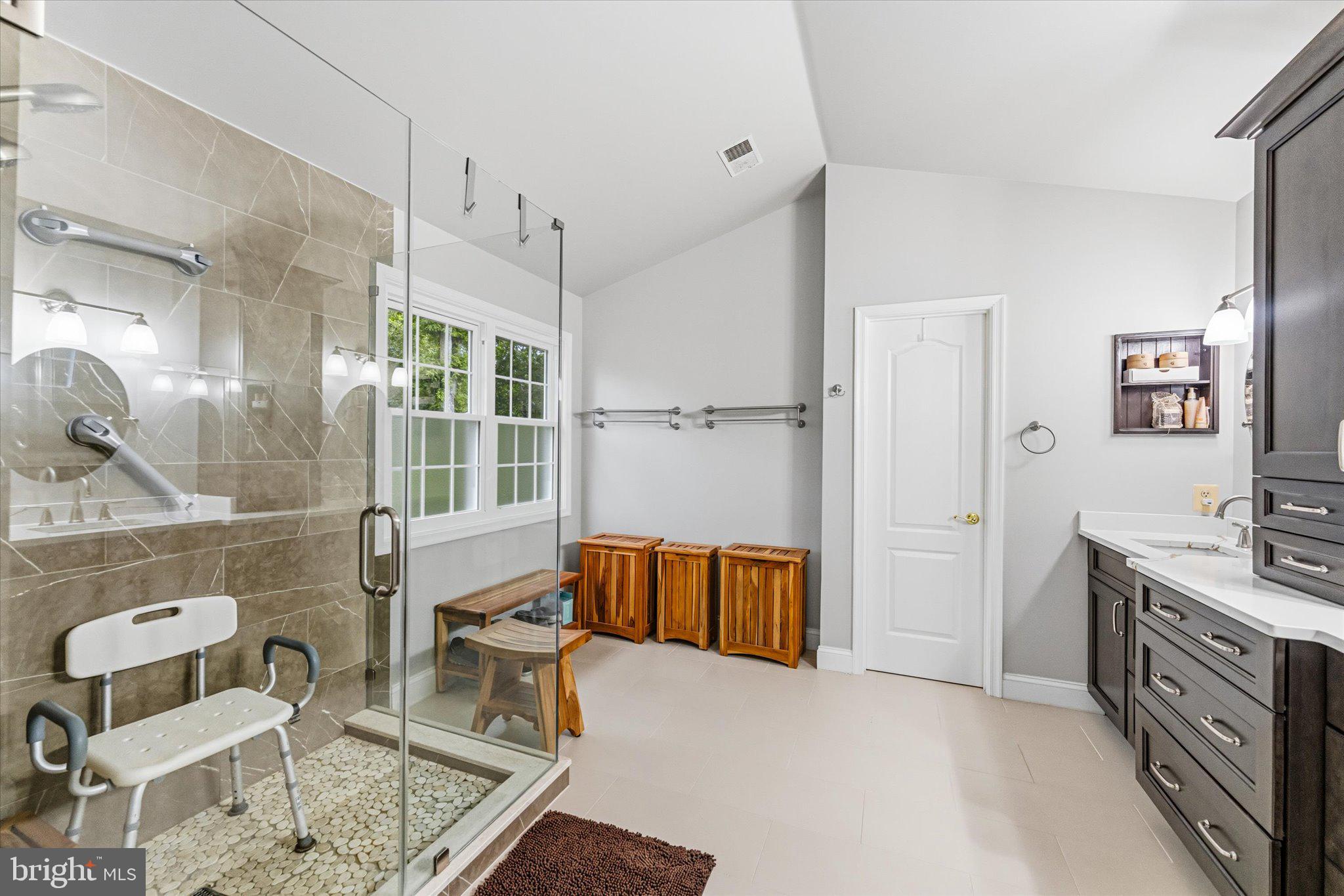 ASHBURN VILLAGE - Residential