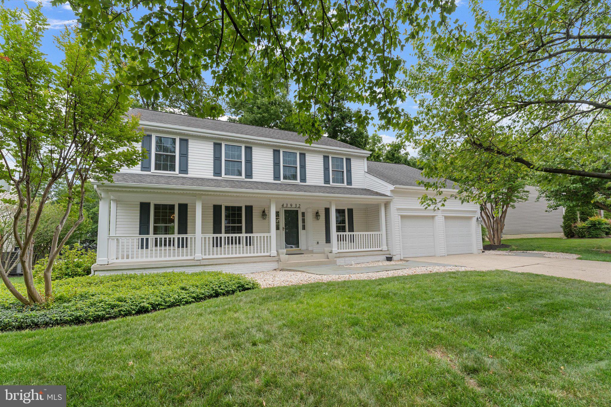 ASHBURN VILLAGE - Residential