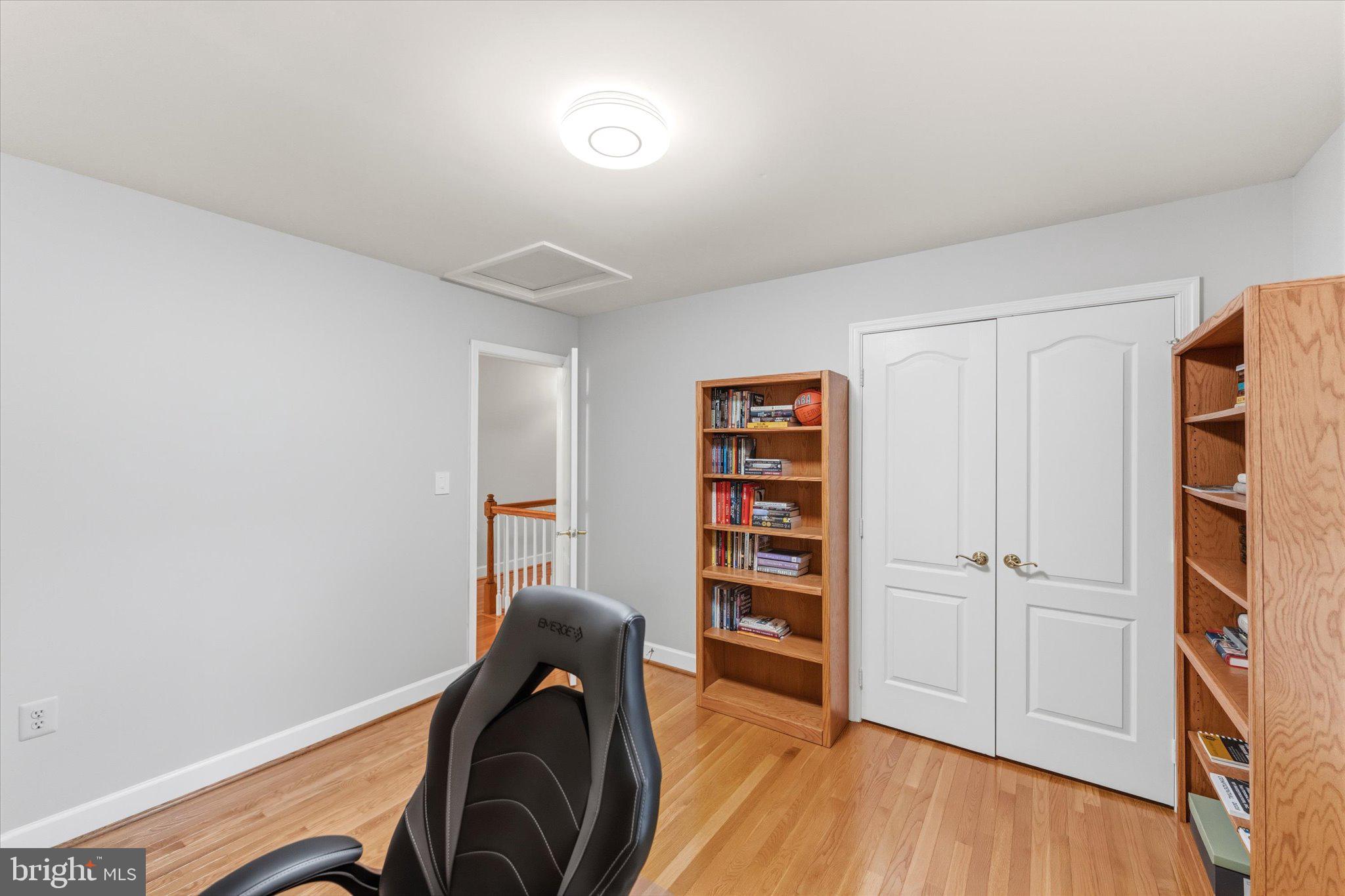 ASHBURN VILLAGE - Residential