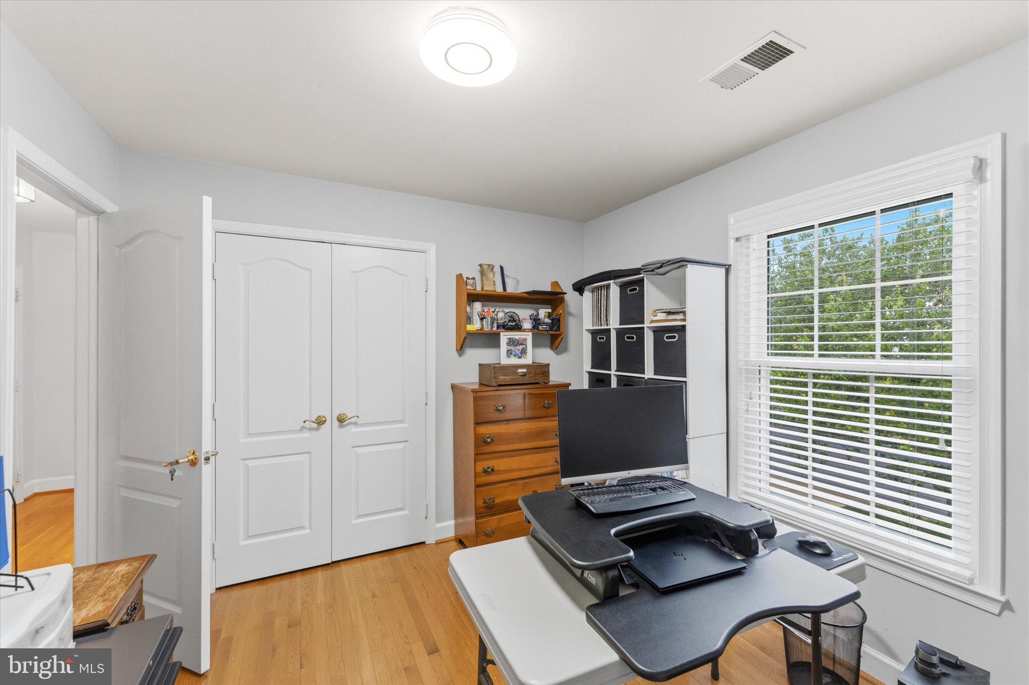 ASHBURN VILLAGE - Residential