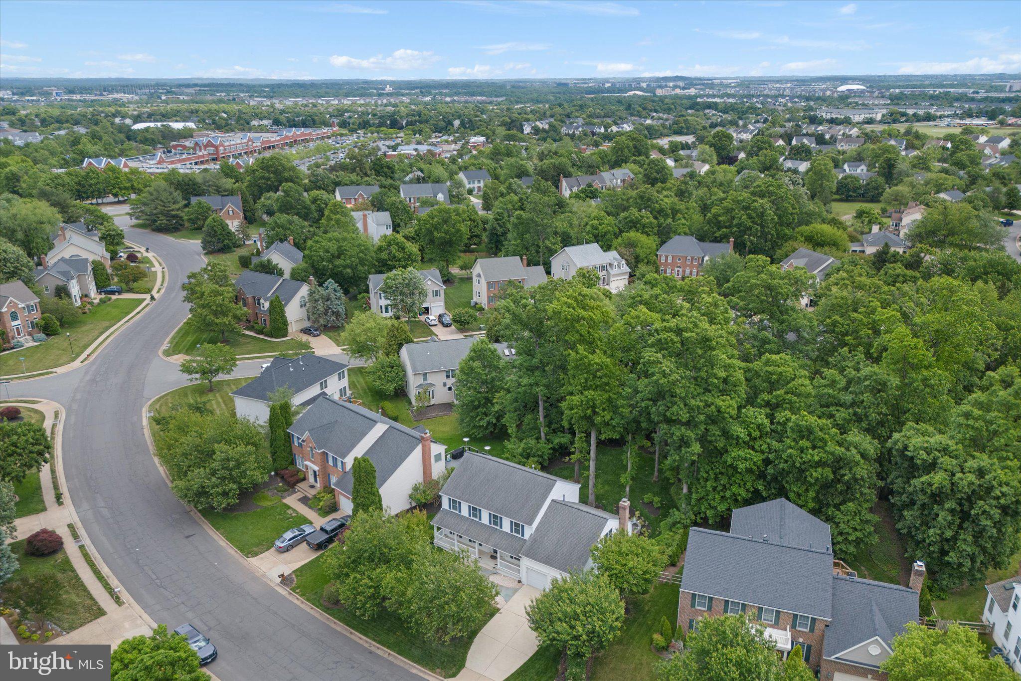 ASHBURN VILLAGE - Residential