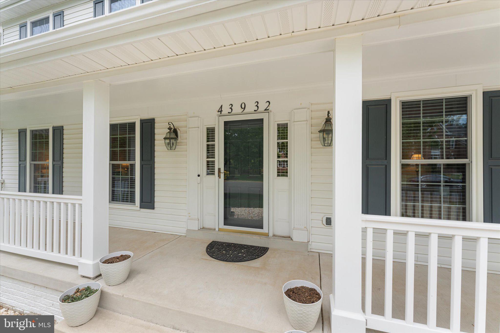 ASHBURN VILLAGE - Residential