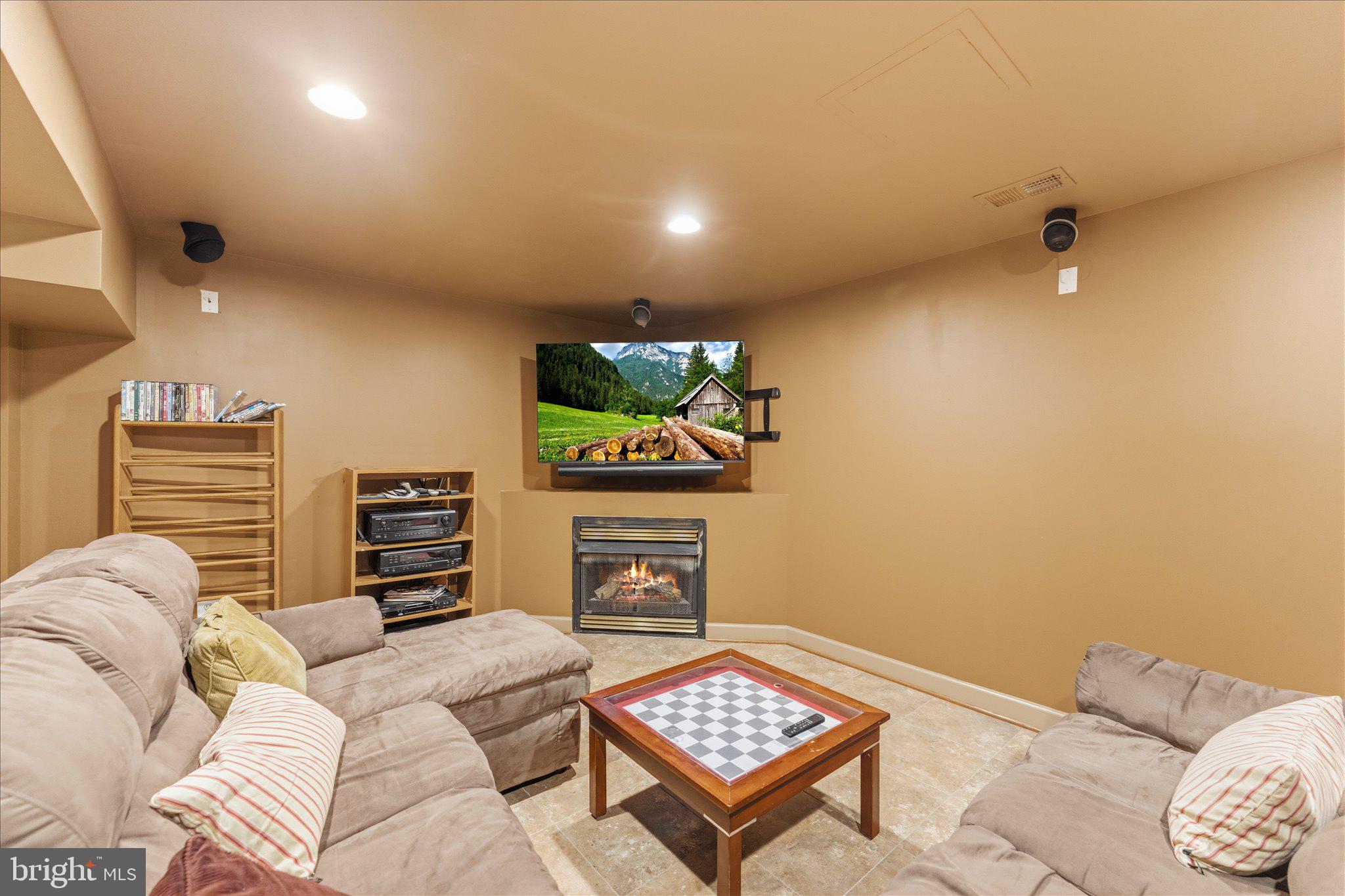 ASHBURN VILLAGE - Residential