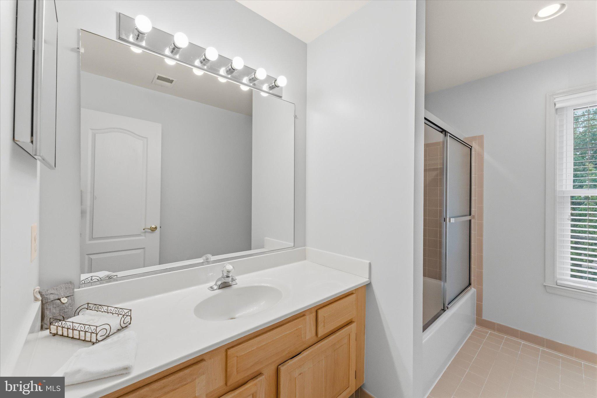 ASHBURN VILLAGE - Residential