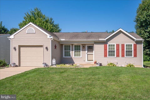 Homes For Sale - 28 Dasher Avenue<br/> New Castle County, BEAR, DE 19701