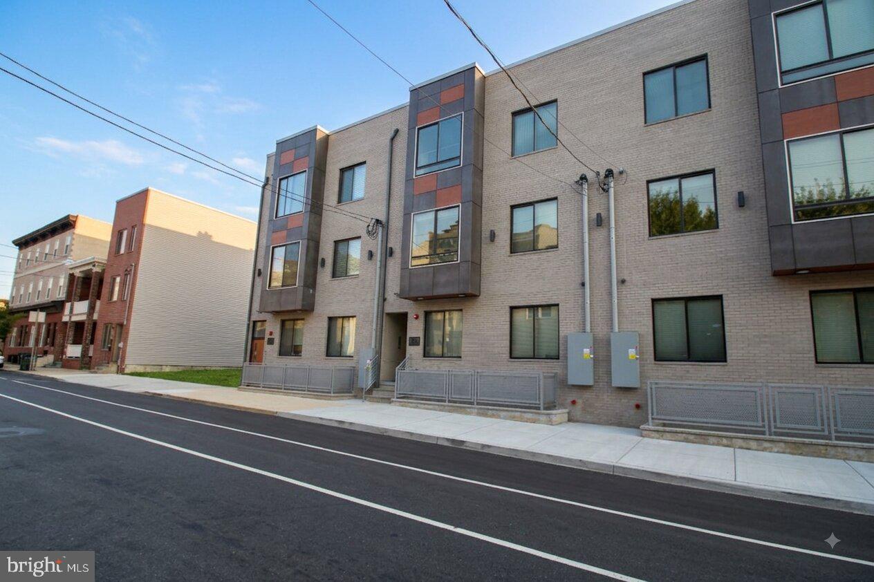 3718 HAVERFORD AVENUE 2F