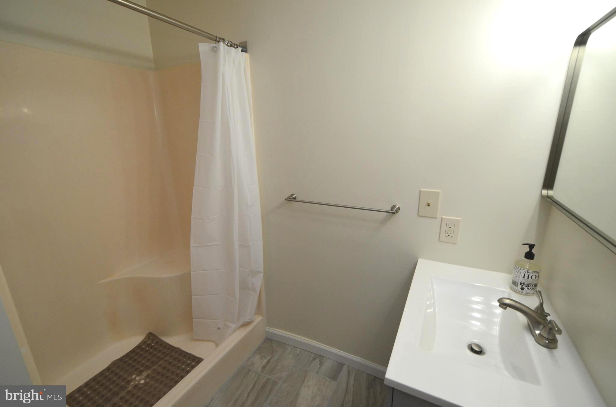 CAPE ANNE - Residential Lease