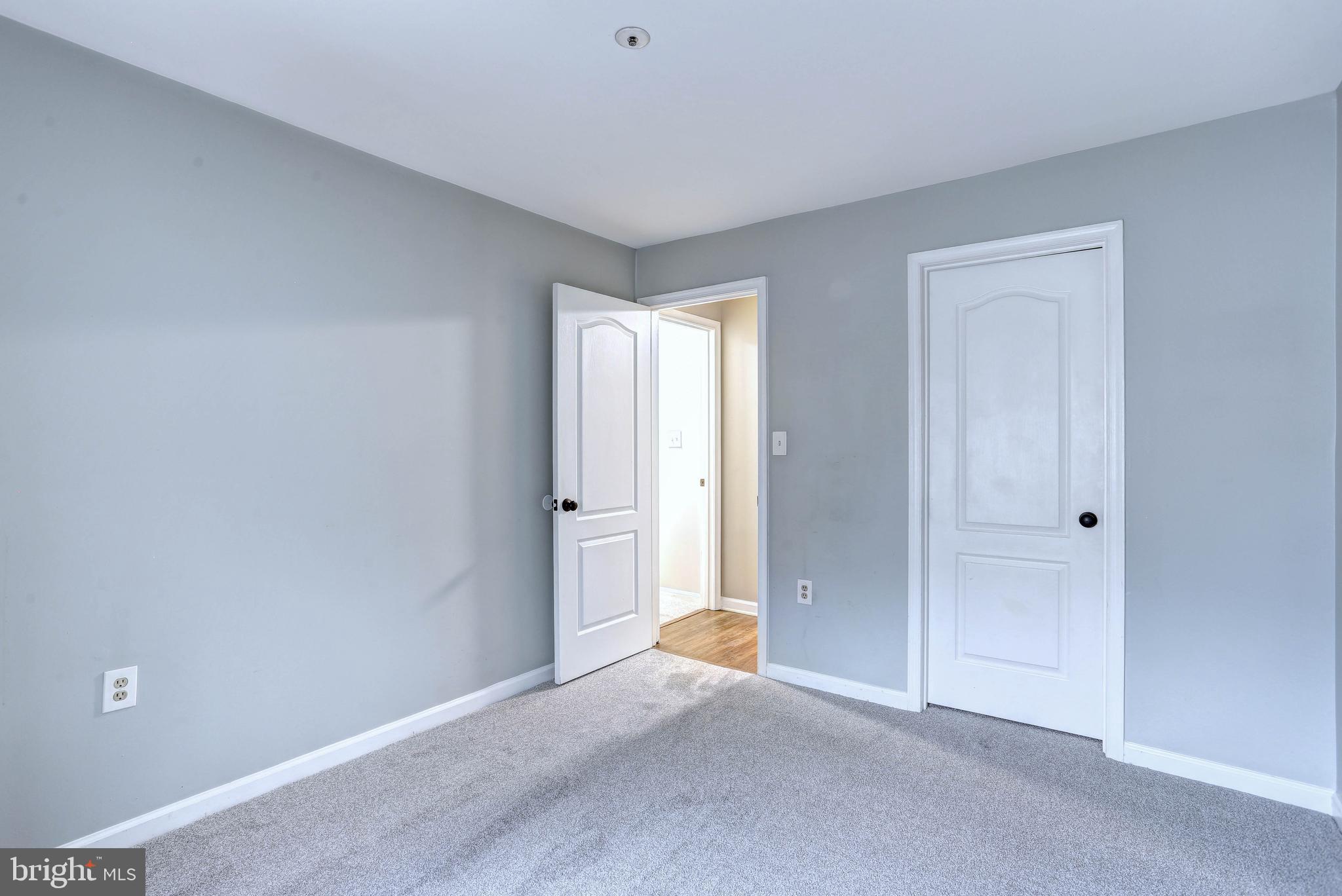 VILLAGE OF MONTGOMERY RUN - Residential