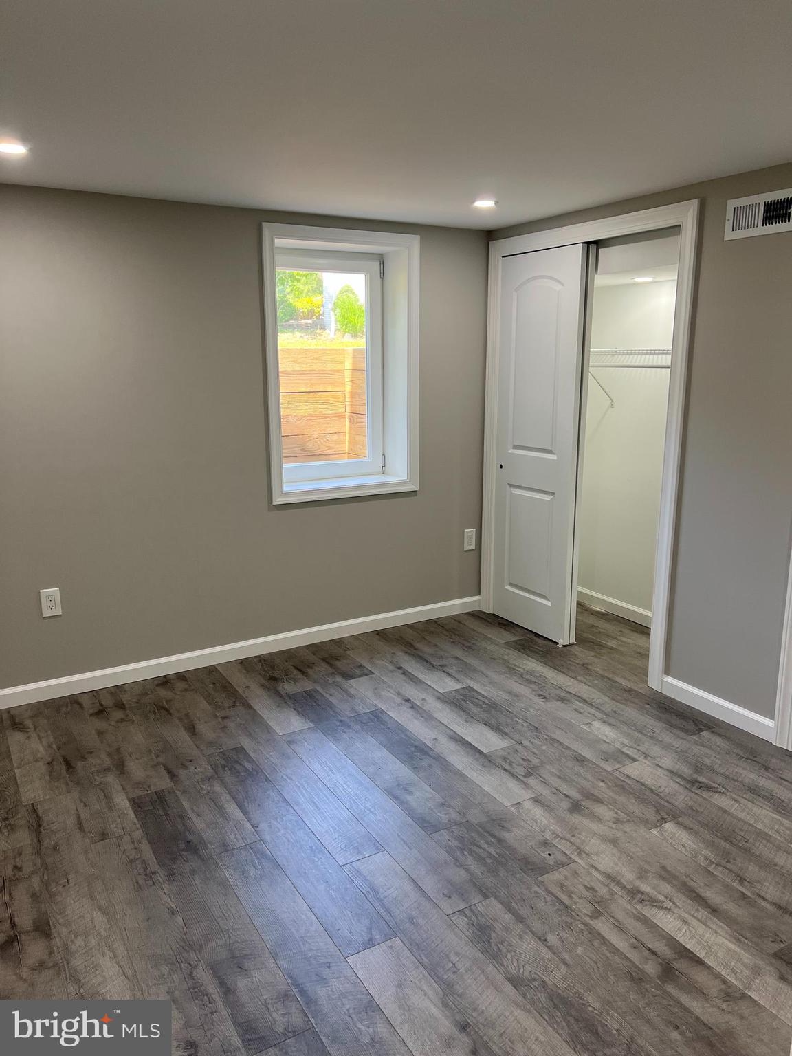 MONTEVIDEO COURT - Residential Lease