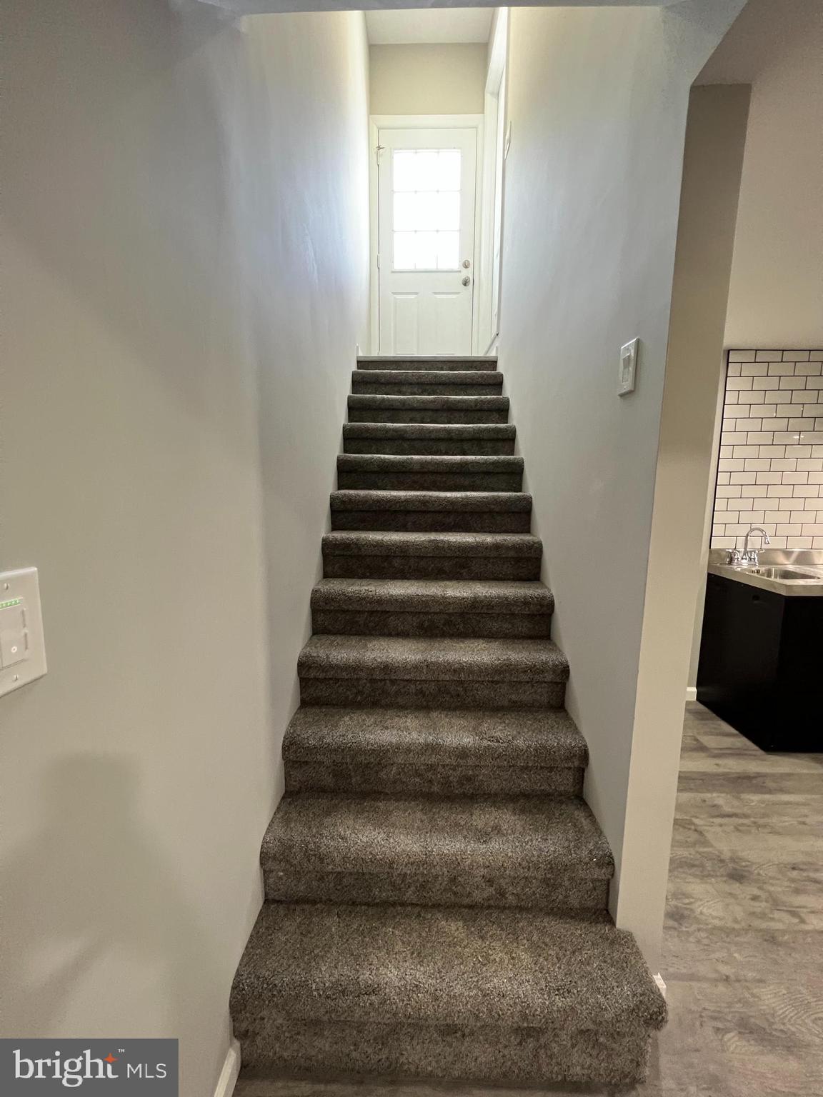 MONTEVIDEO COURT - Residential Lease