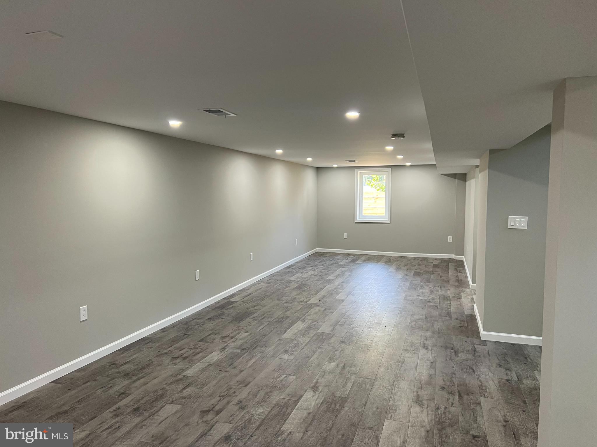 MONTEVIDEO COURT - Residential Lease