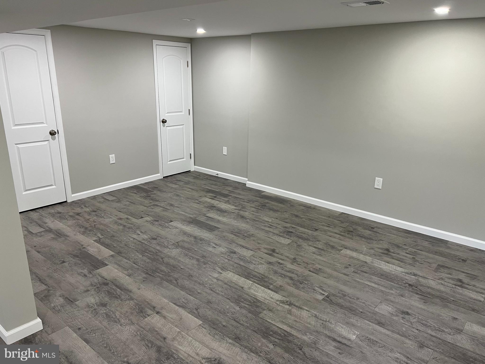 MONTEVIDEO COURT - Residential Lease