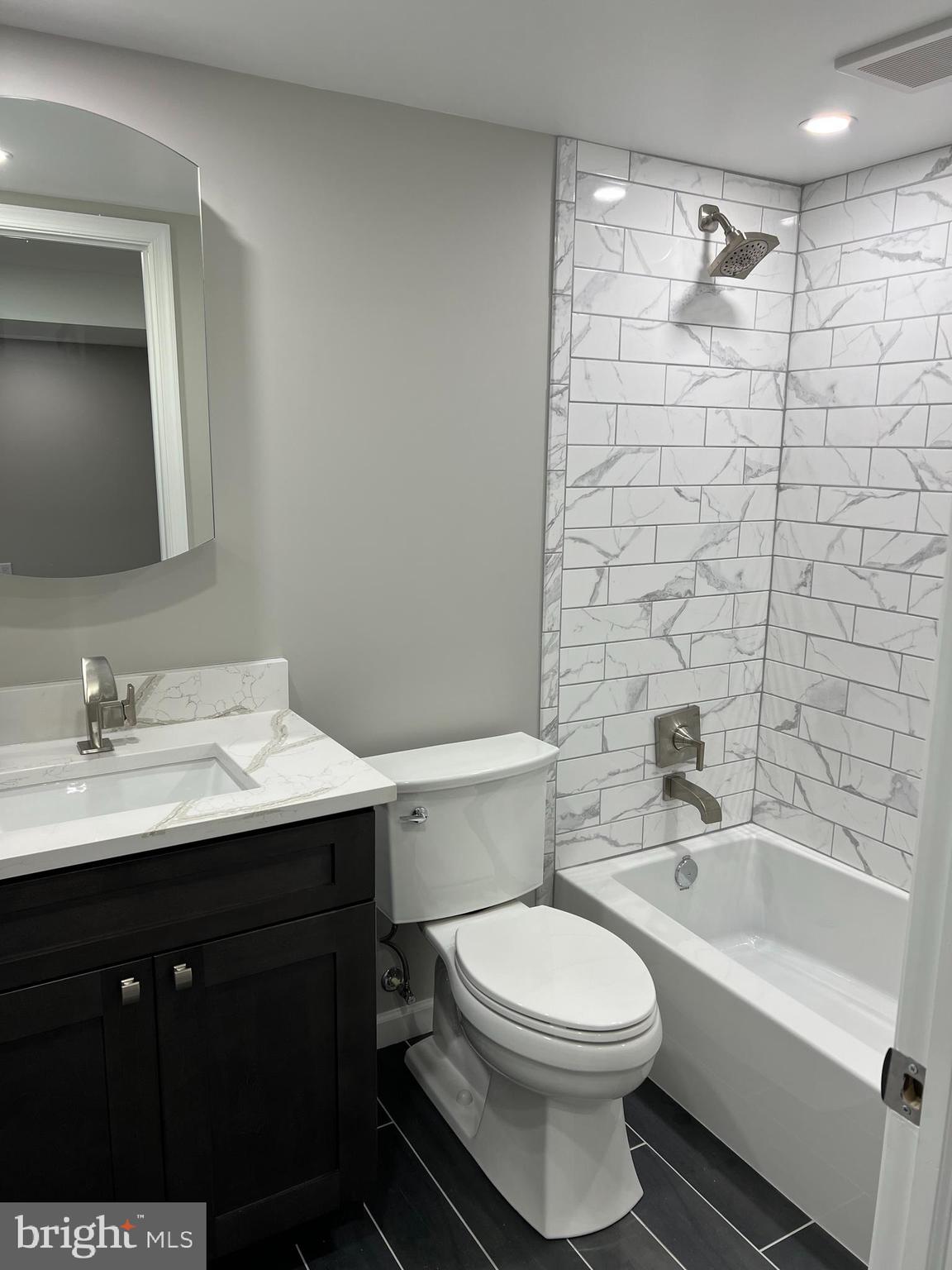 MONTEVIDEO COURT - Residential Lease