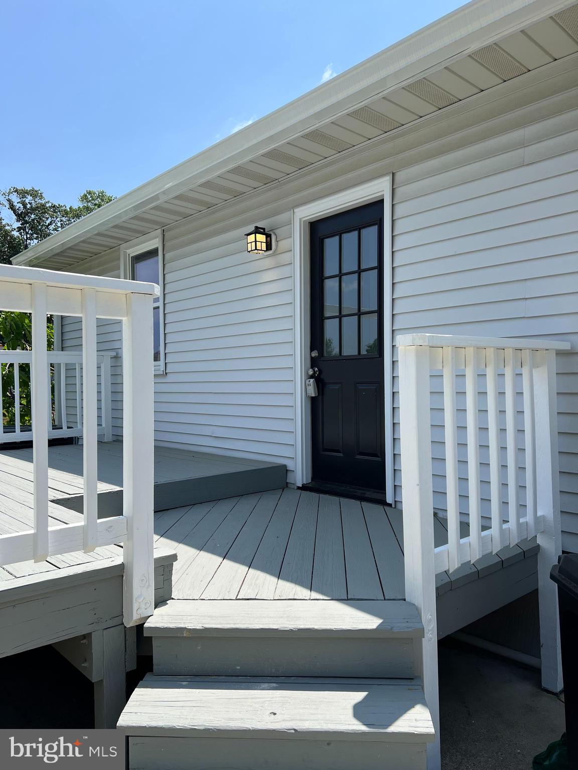 MONTEVIDEO COURT - Residential Lease