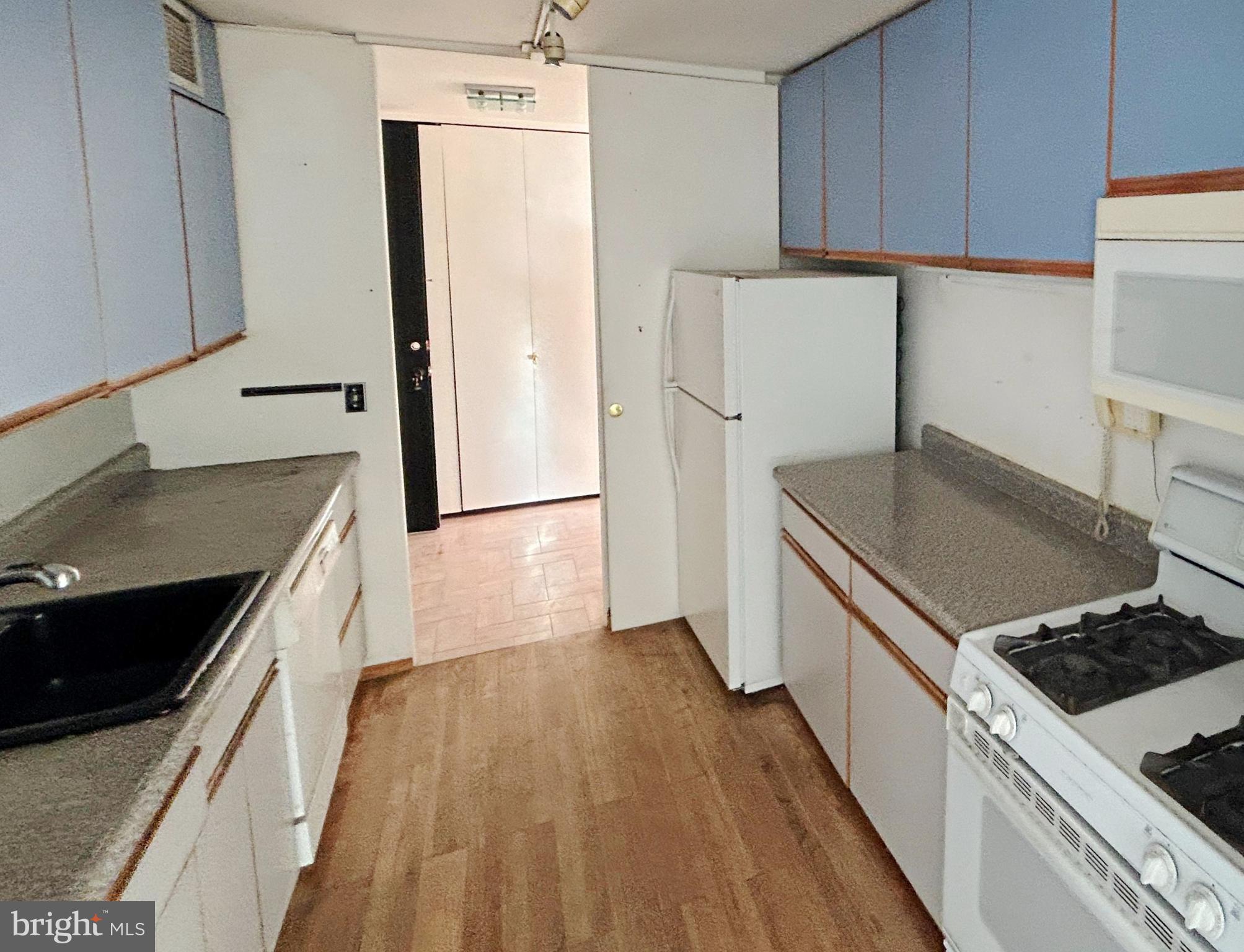 HIGHFIELD HOUSE CONDOMINIUM - Residential