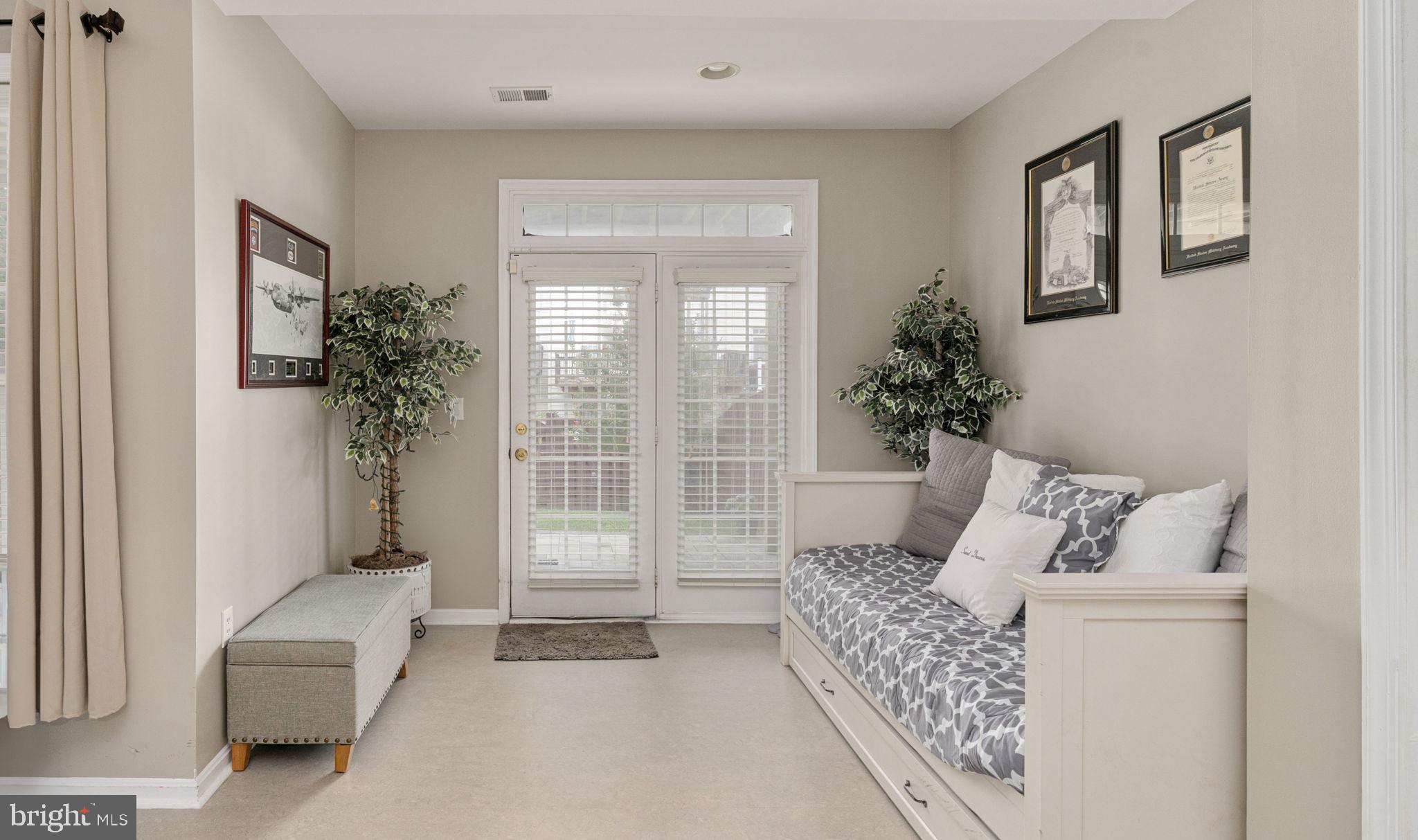 PORT POTOMAC - Residential