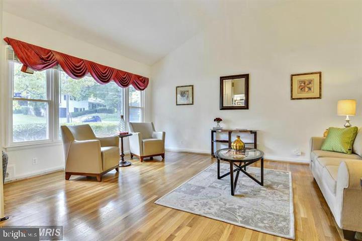 MAPLEWOOD ESTATES - Residential Lease