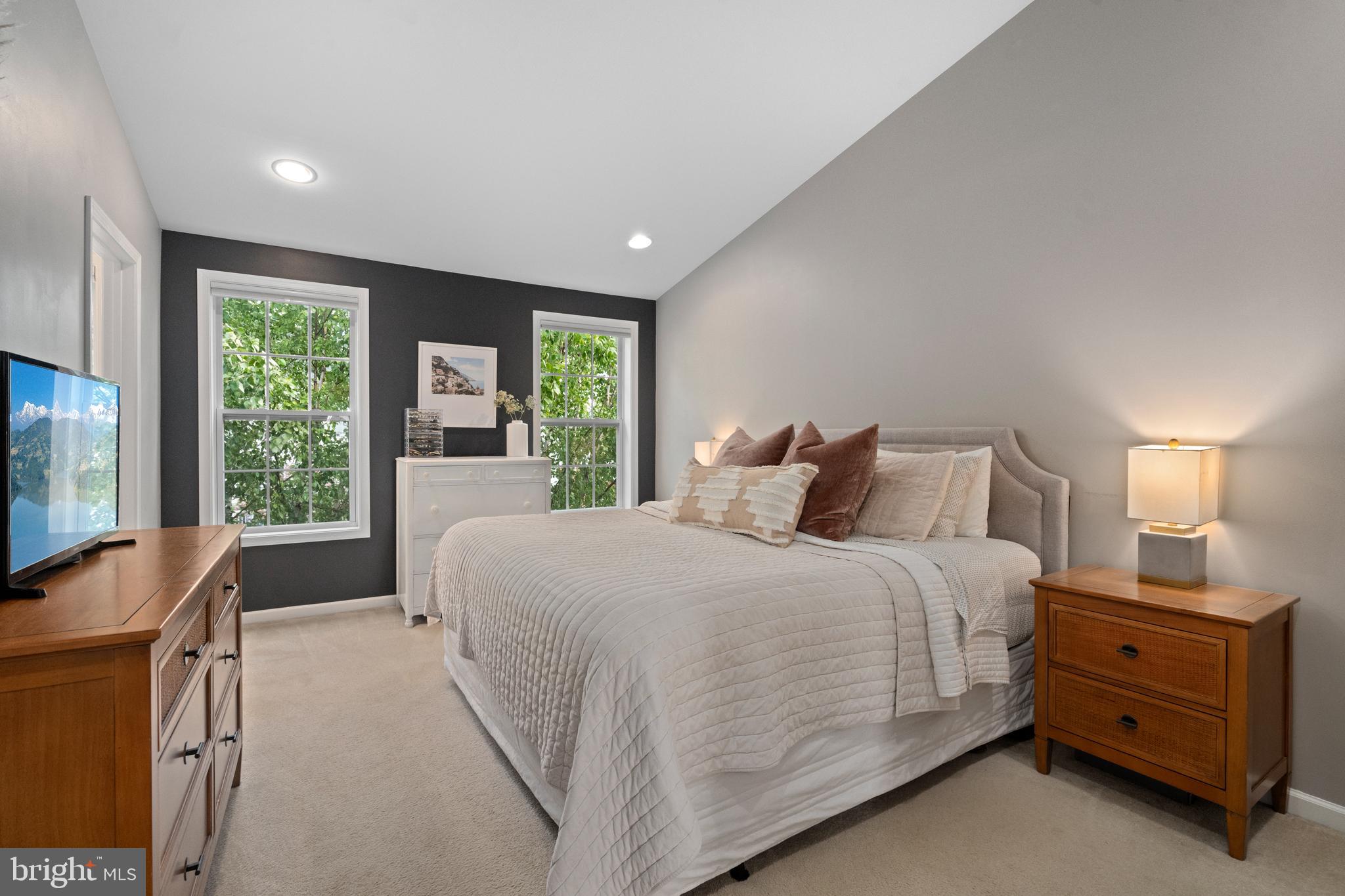 LOUDOUN VALLEY ESTATES 2 - Residential