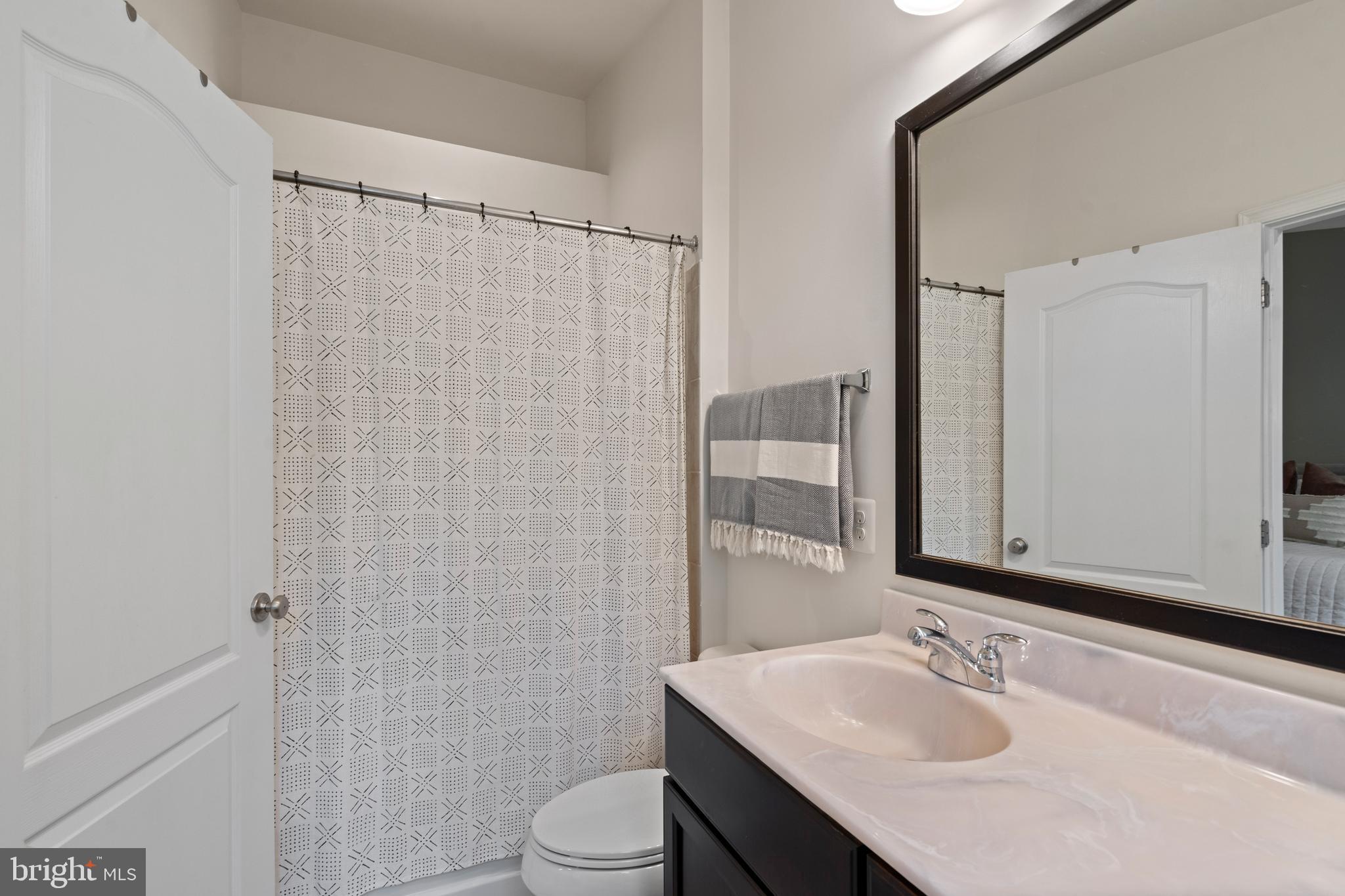 LOUDOUN VALLEY ESTATES 2 - Residential