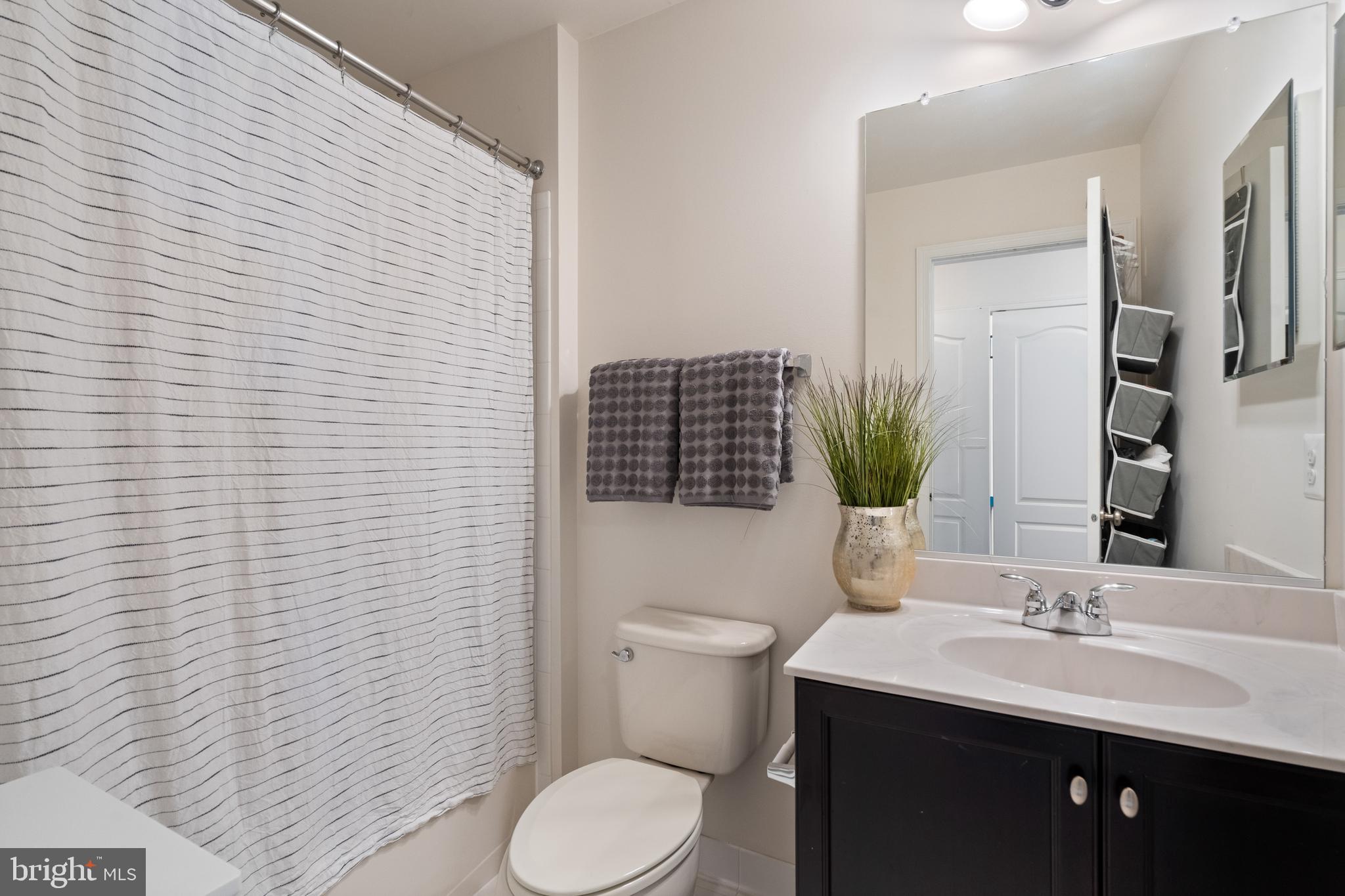 LOUDOUN VALLEY ESTATES 2 - Residential