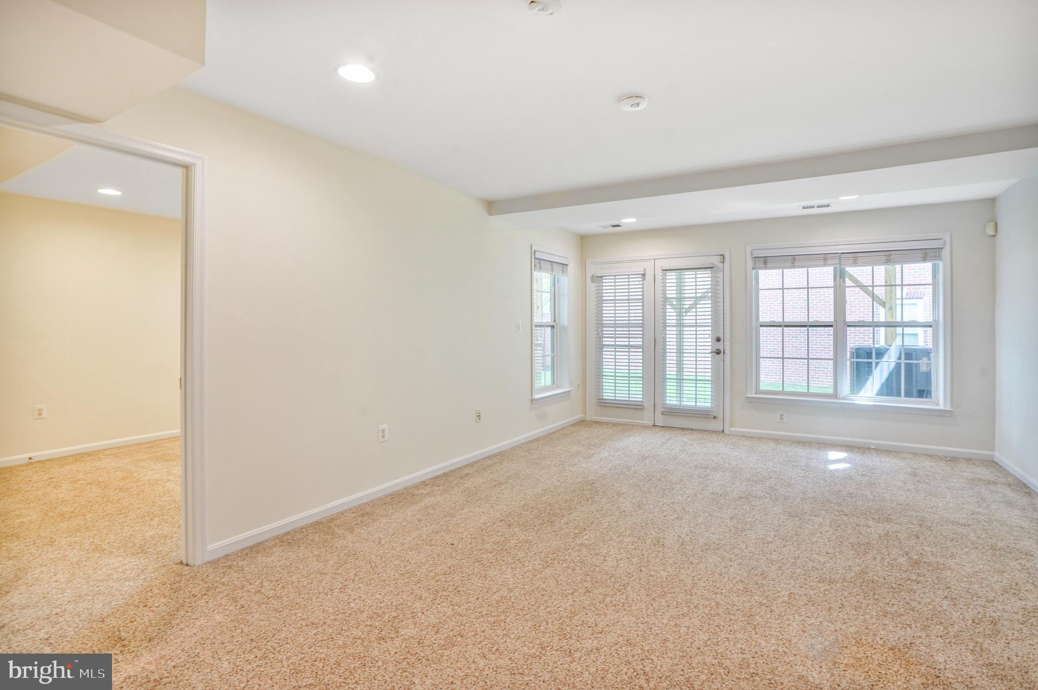 GREAT OAK - Residential Lease