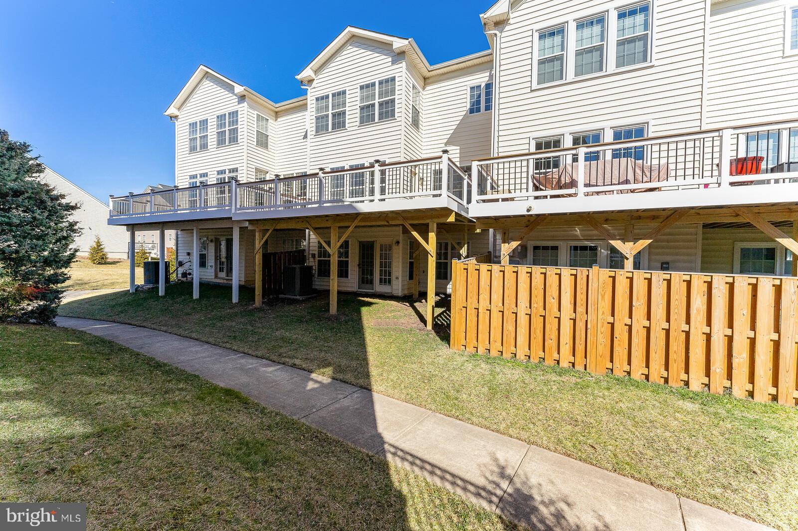 GREAT OAK - Residential Lease