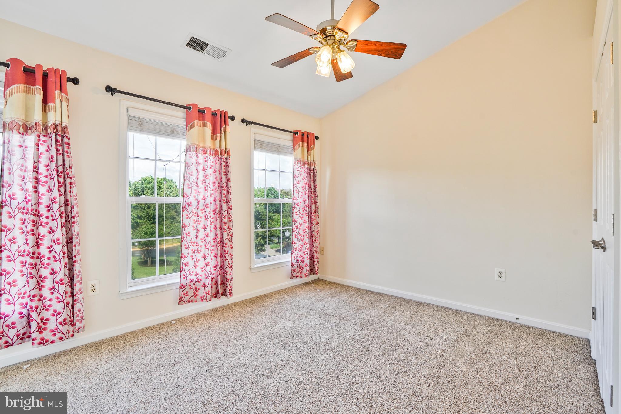 GREAT OAK - Residential Lease