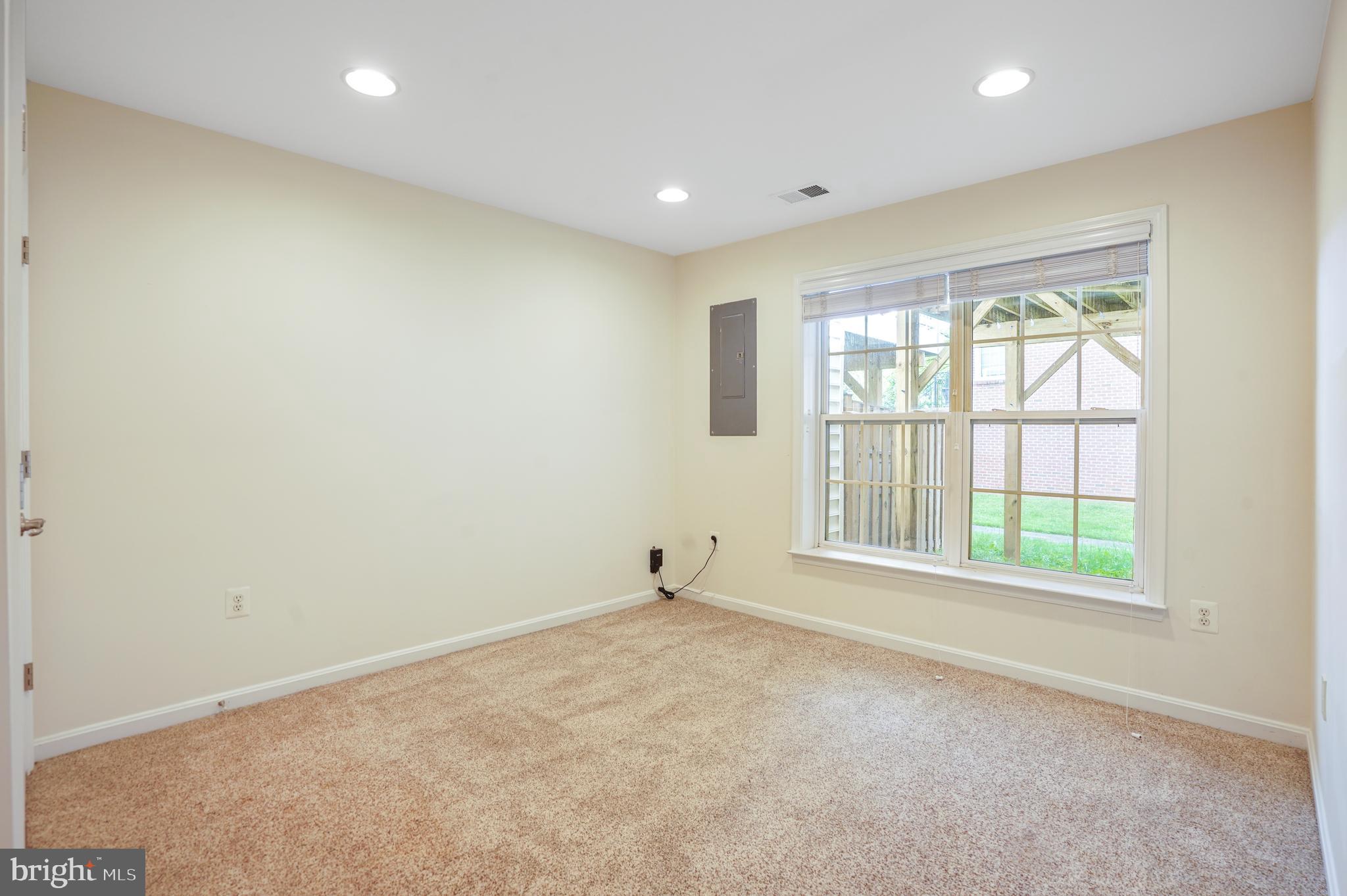 GREAT OAK - Residential Lease