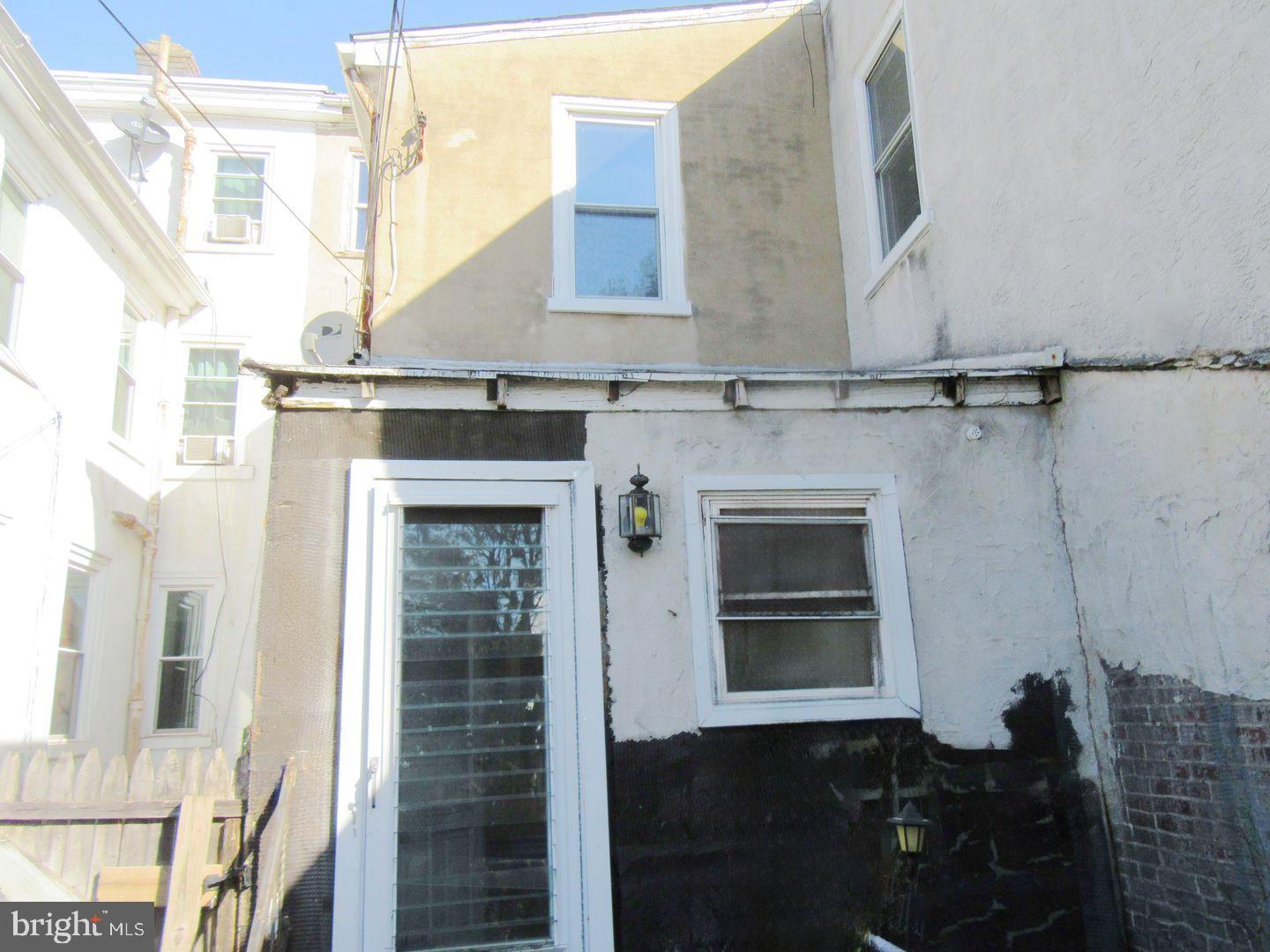 NORRISTOWN - Residential