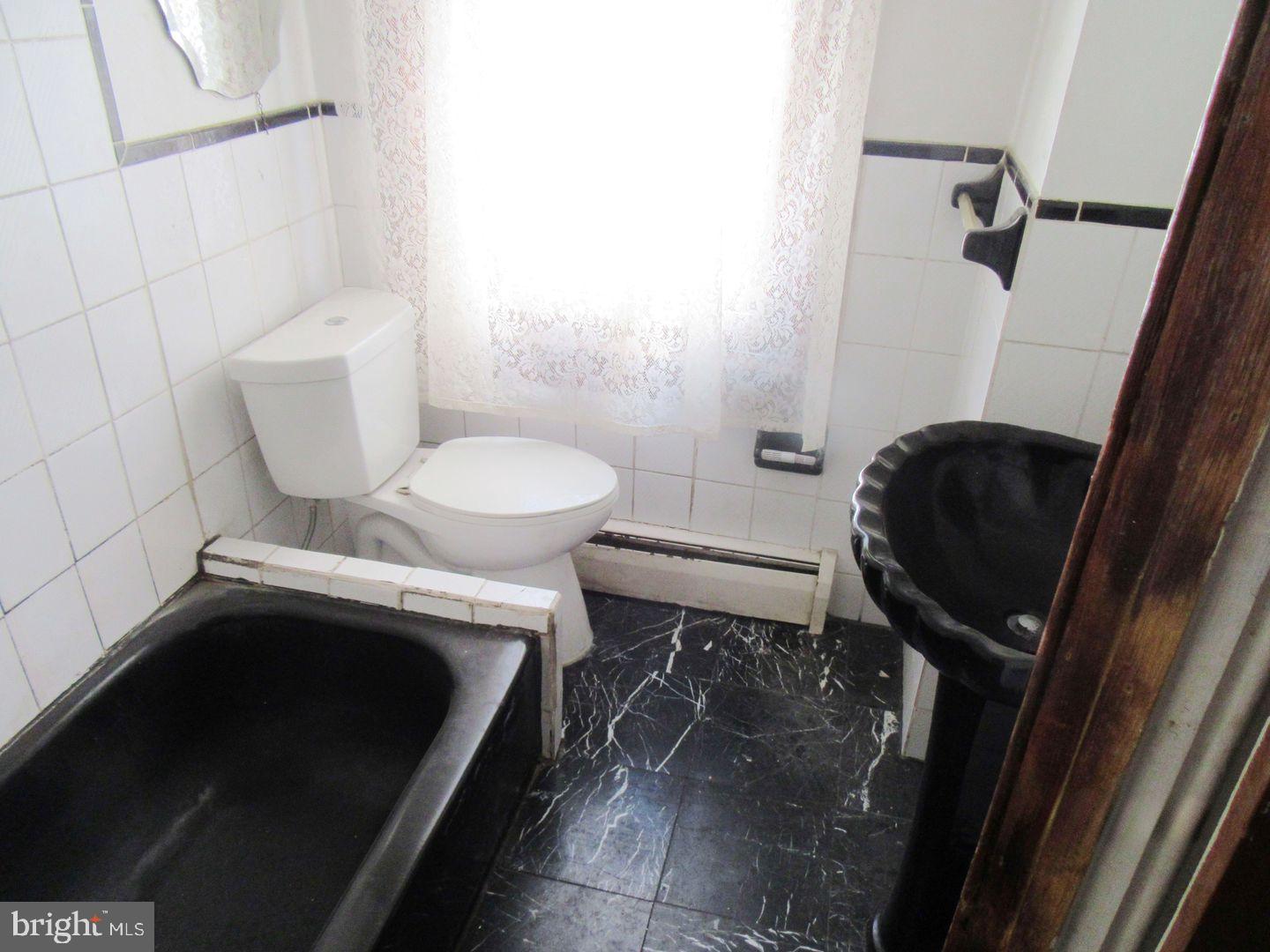 NORRISTOWN - Residential