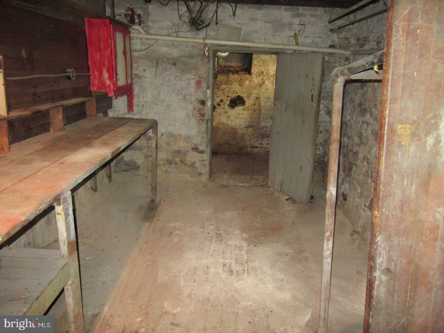 NORRISTOWN - Residential