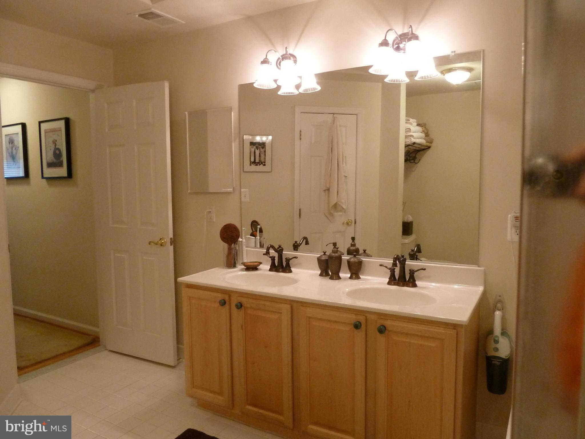 WILLOW OAKS - Residential Lease