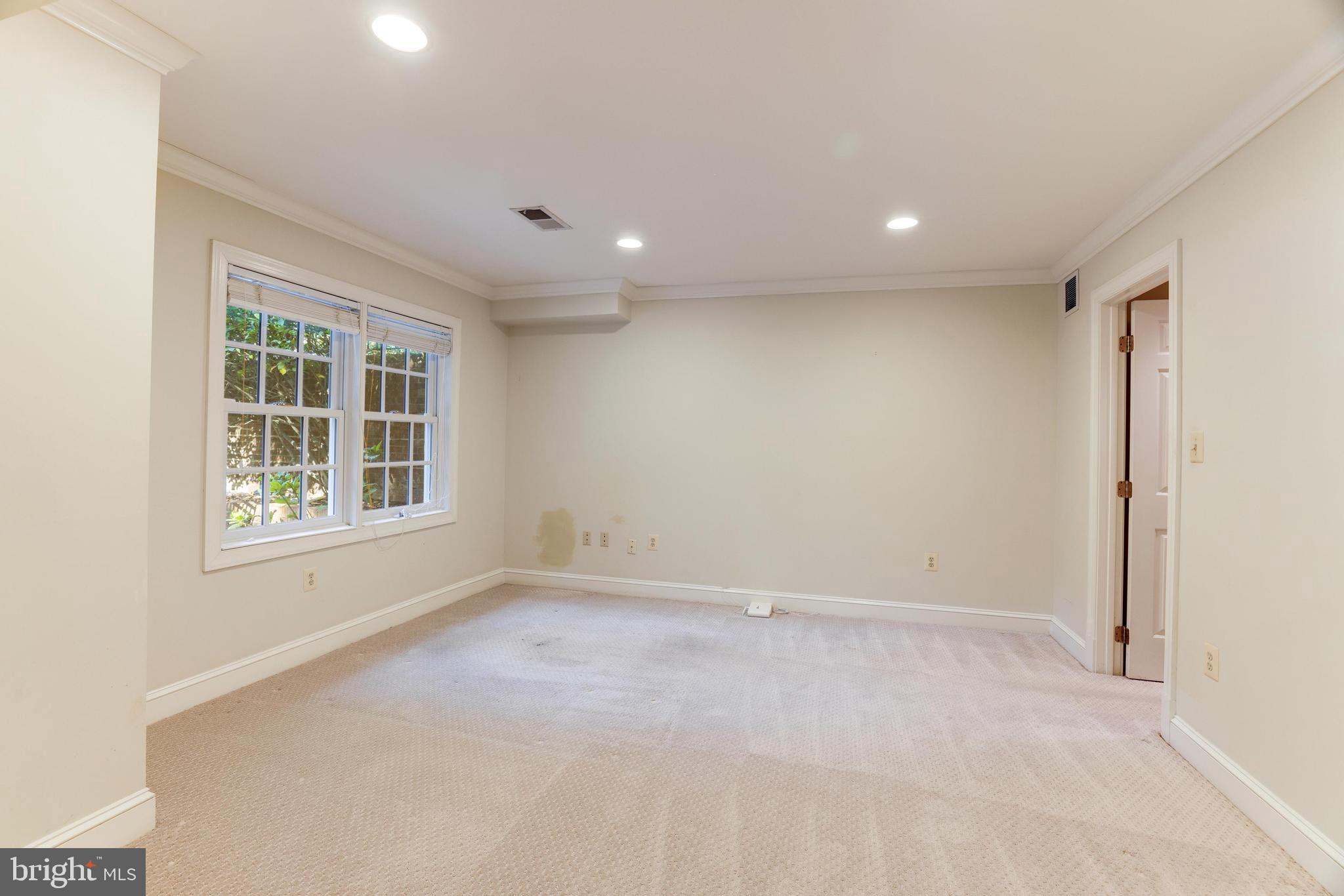 FALCON RIDGE - Residential