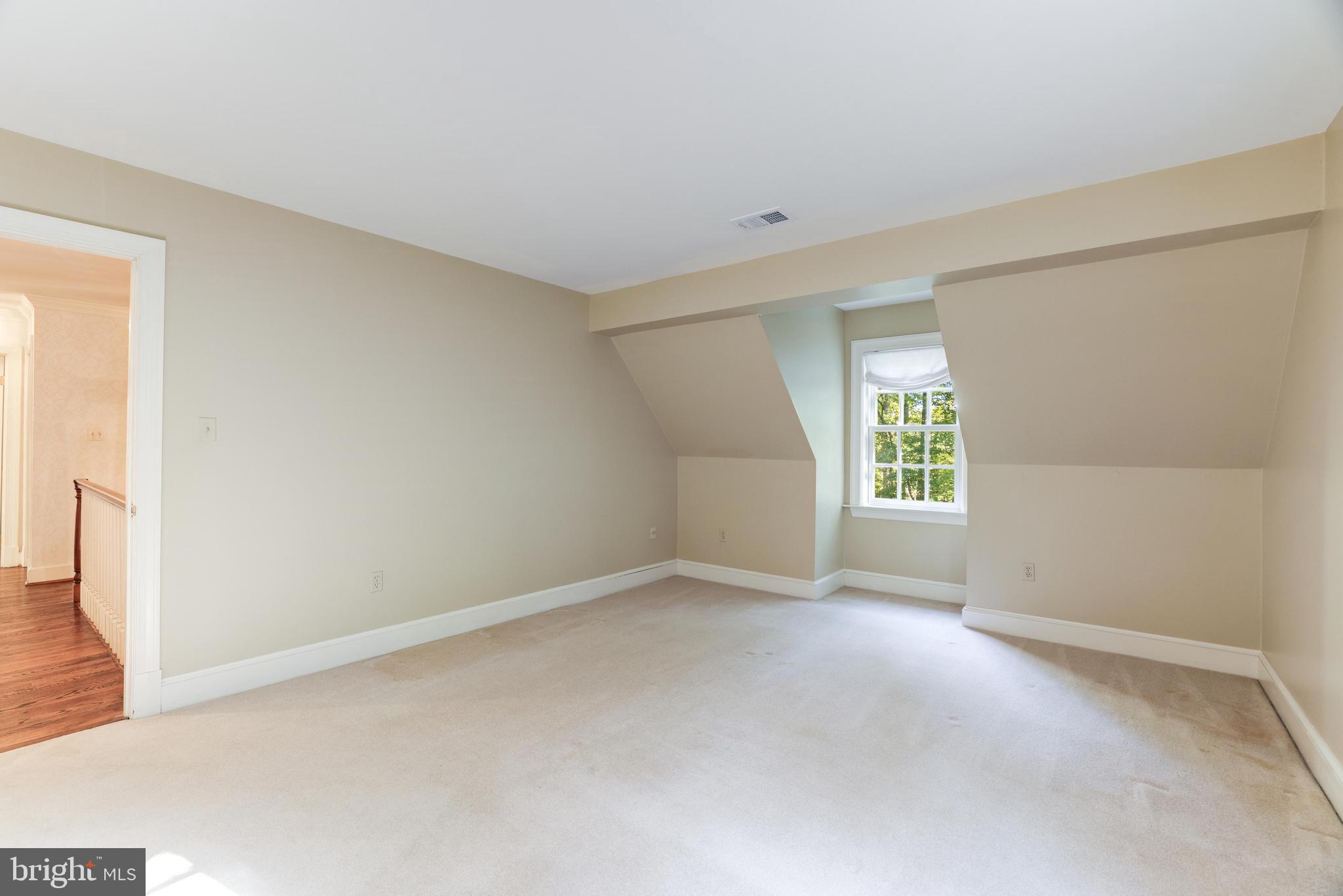 FALCON RIDGE - Residential