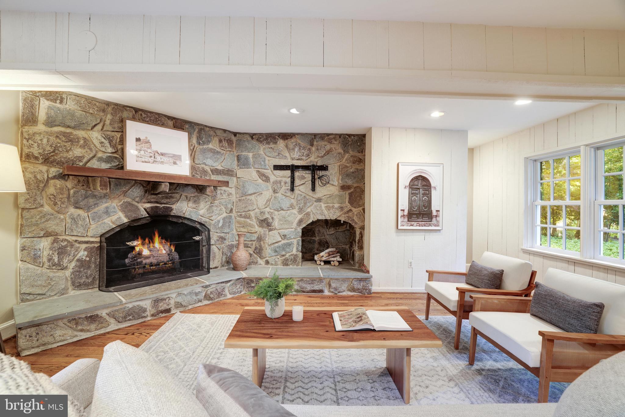 FALCON RIDGE - Residential