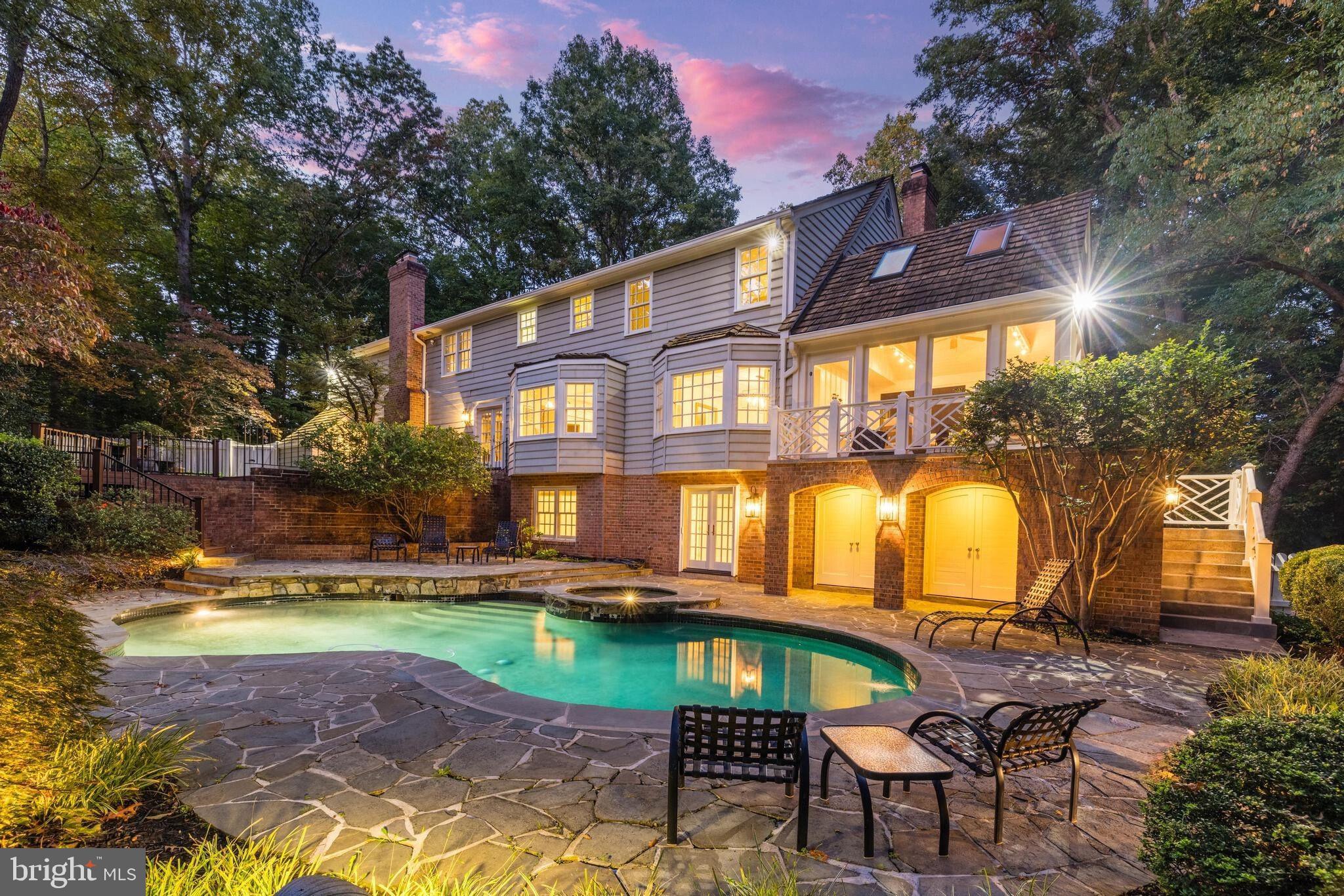 FALCON RIDGE - Residential