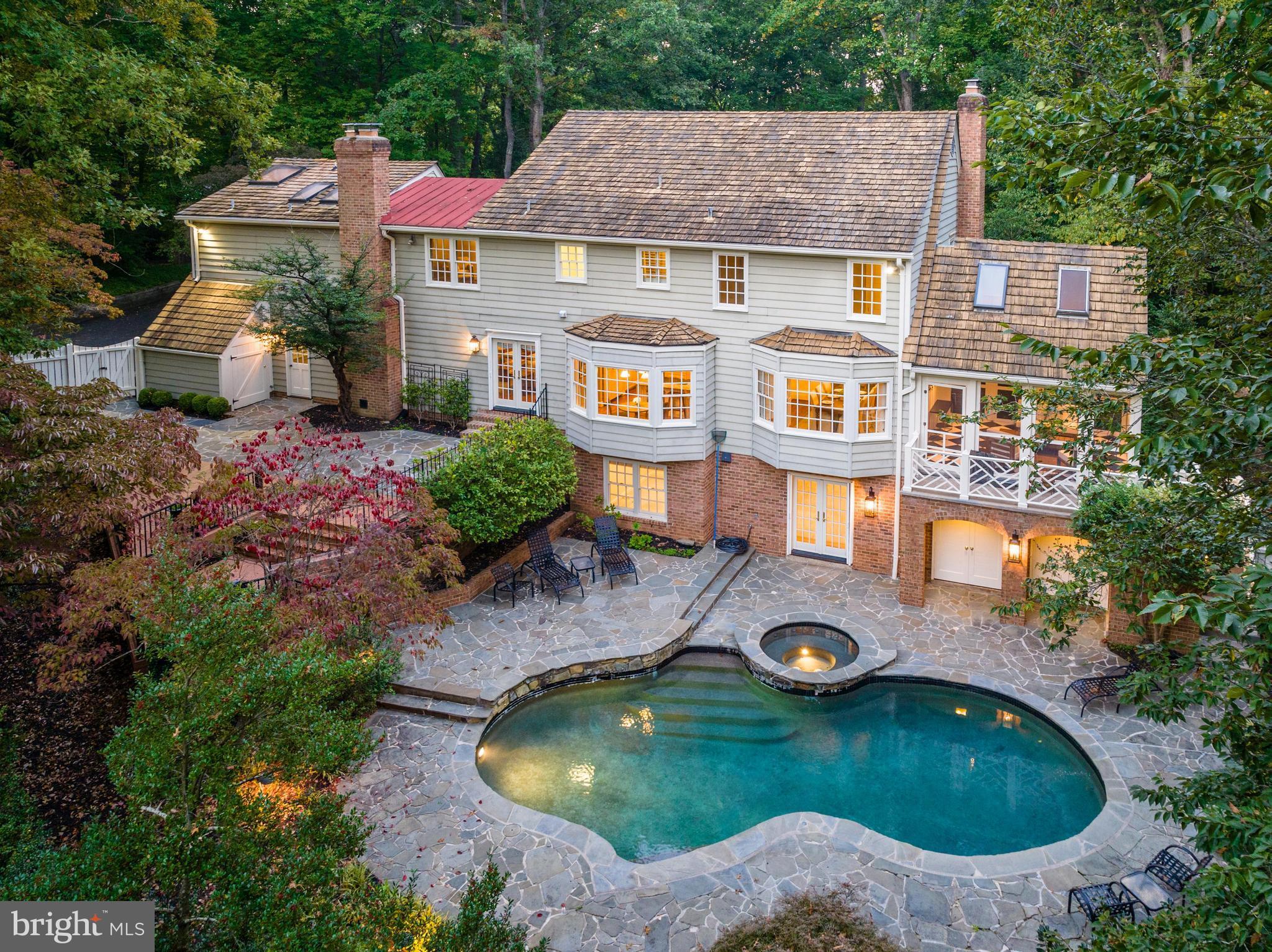 FALCON RIDGE - Residential