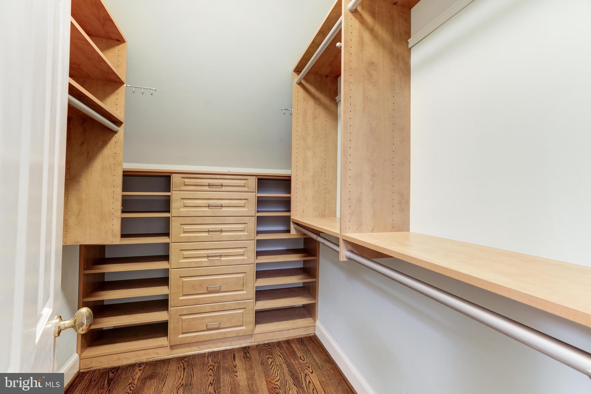 FALCON RIDGE - Residential