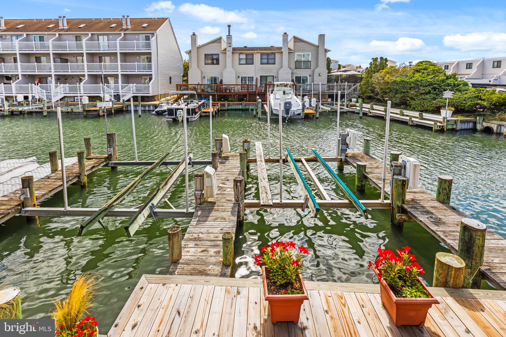 BAYSHORE ESTATES - Residential