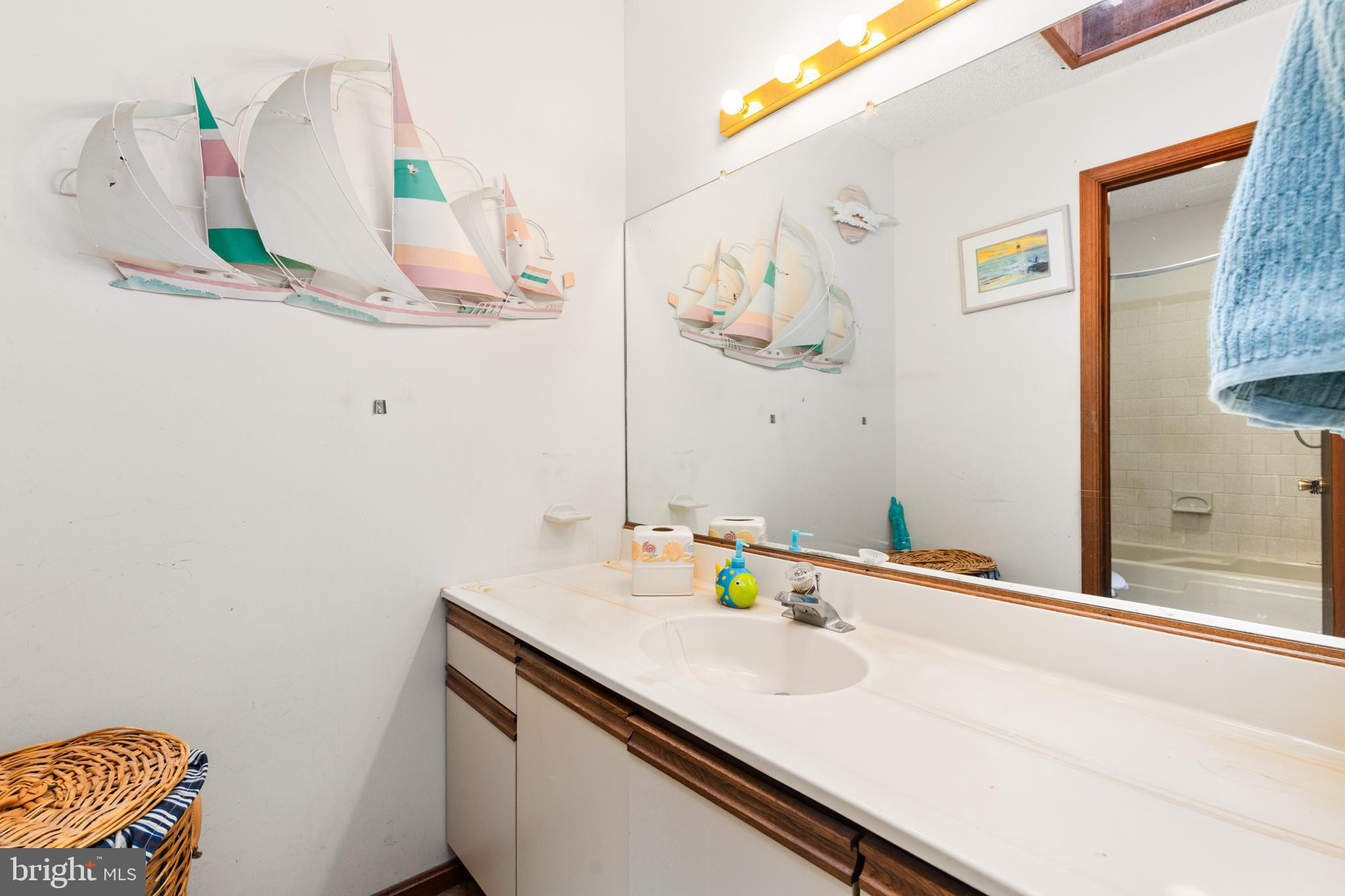 BAYSHORE ESTATES - Residential